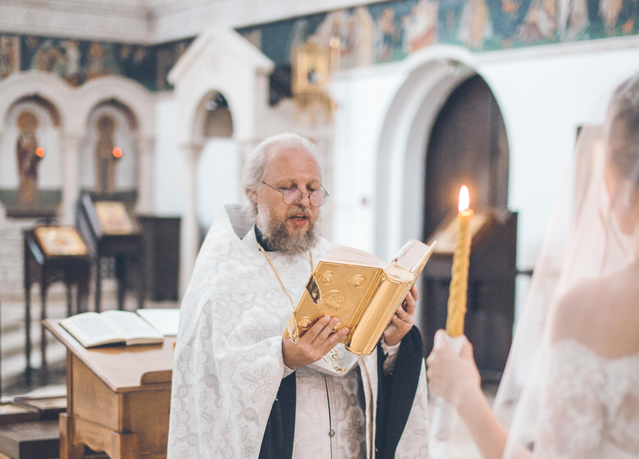 Свадьба и венчание Ильи и Анастасии. Фотограф на крещение и венчание в Нижнем Новгороде.Свадебный Фотограф