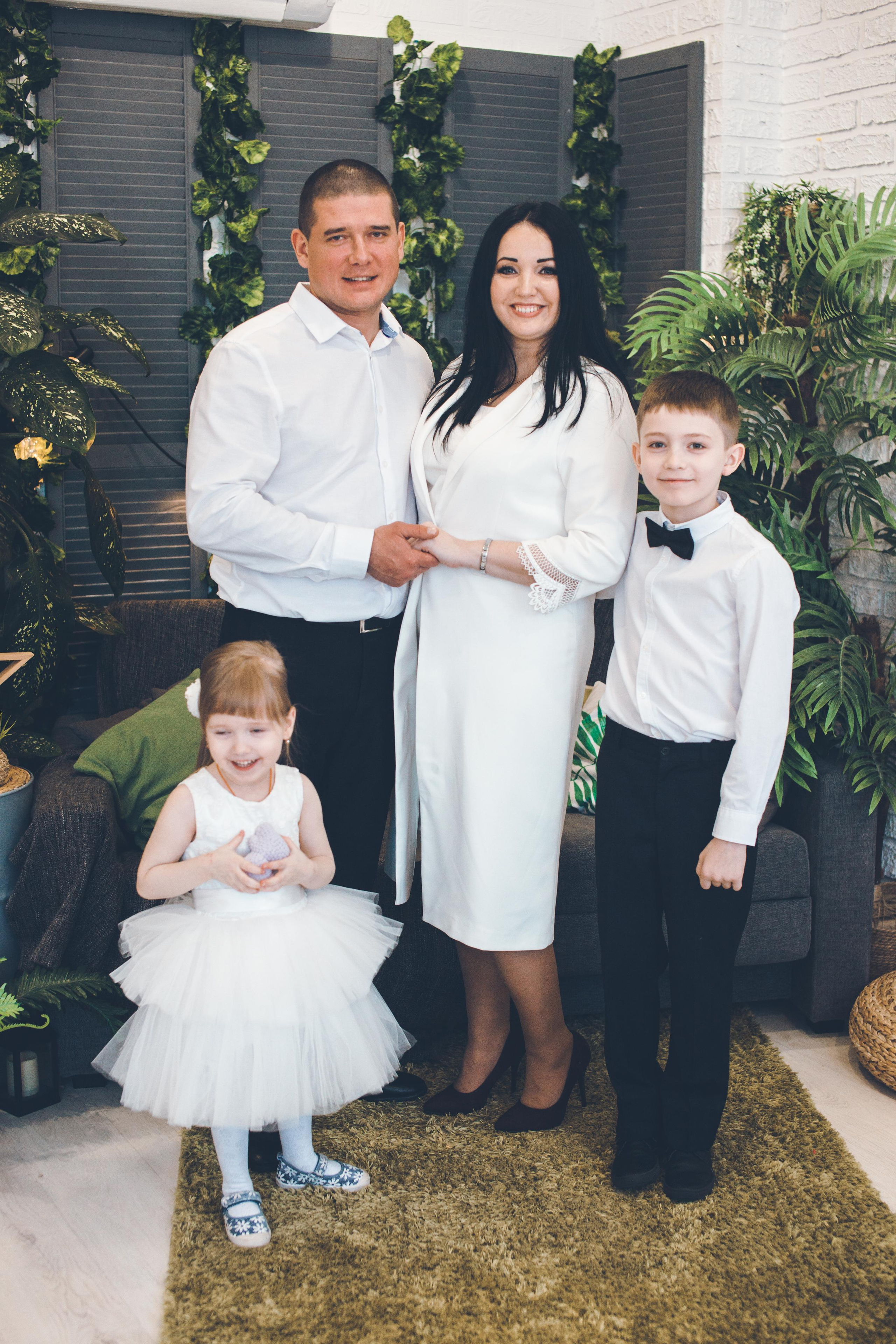 Семейная фотосессия. Фотограф на крещение и венчание в Нижнем Новгороде.Свадебный Фотограф