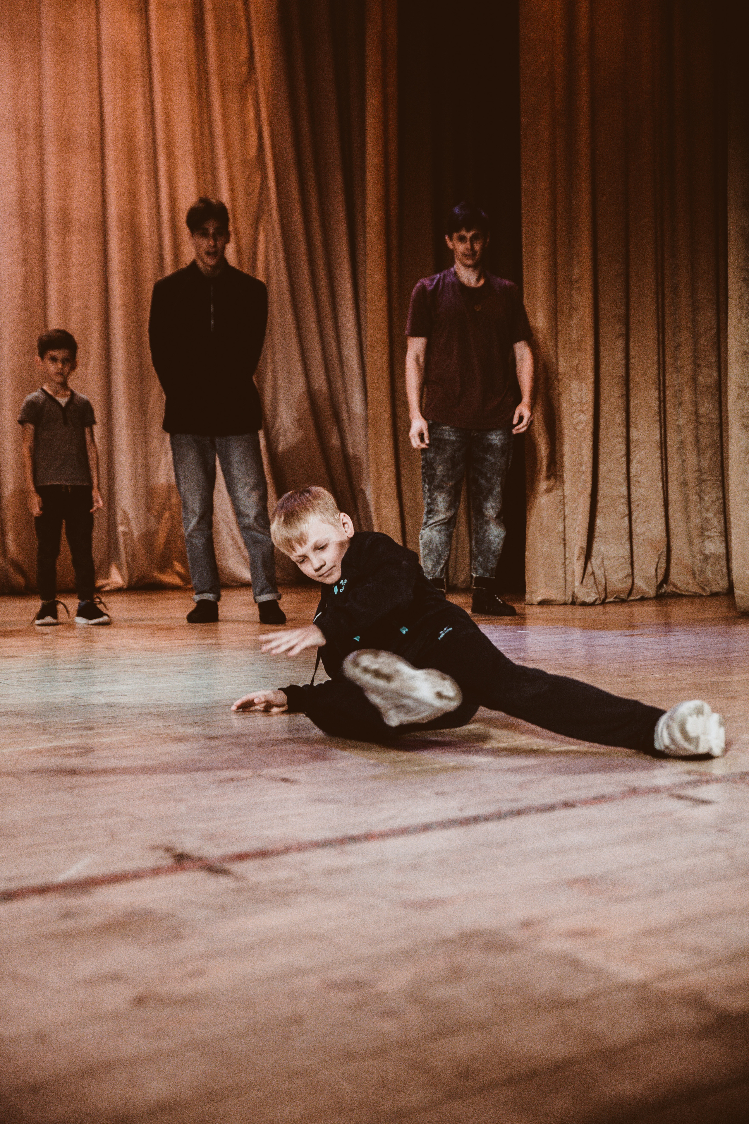 Детский танцевальный концерт. Фотограф на крещение и венчание в Нижнем Новгороде.Свадебный Фотограф