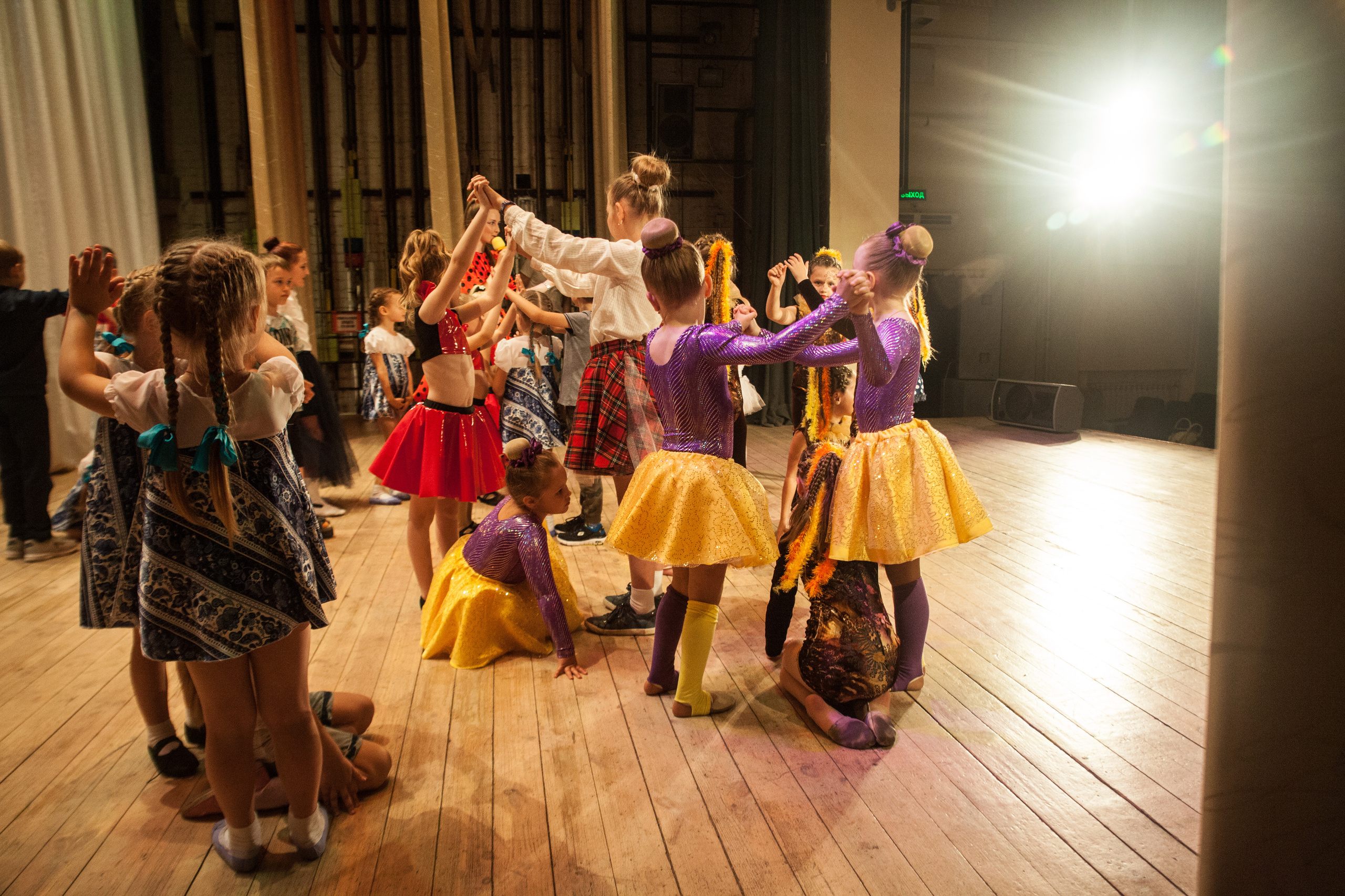 Детский танцевальный концерт. Фотограф на крещение и венчание в Нижнем Новгороде.Свадебный Фотограф