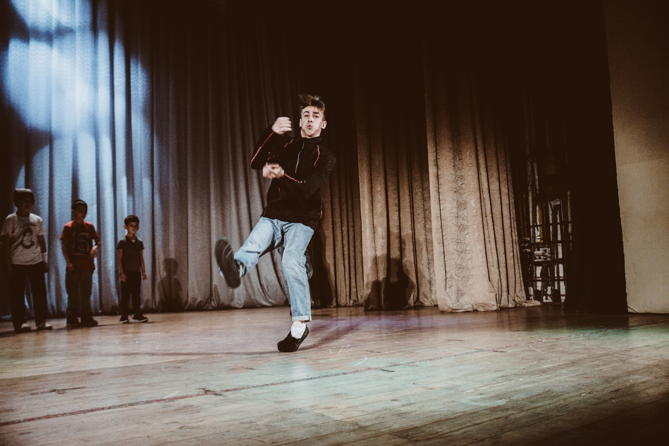 Детский танцевальный концерт. Фотограф на крещение и венчание в Нижнем Новгороде.Свадебный Фотограф