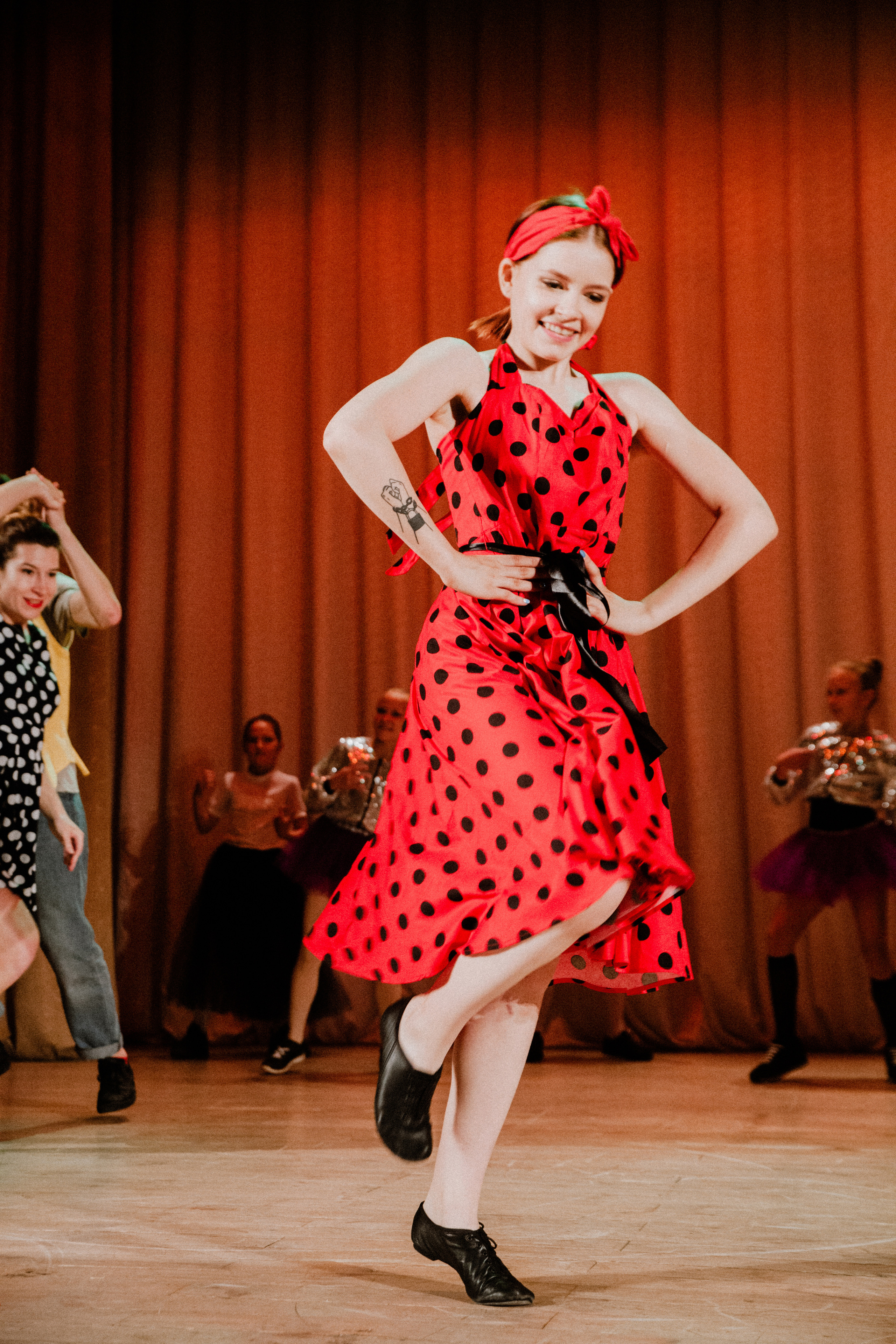 Детский танцевальный концерт. Фотограф на крещение и венчание в Нижнем Новгороде.Свадебный Фотограф