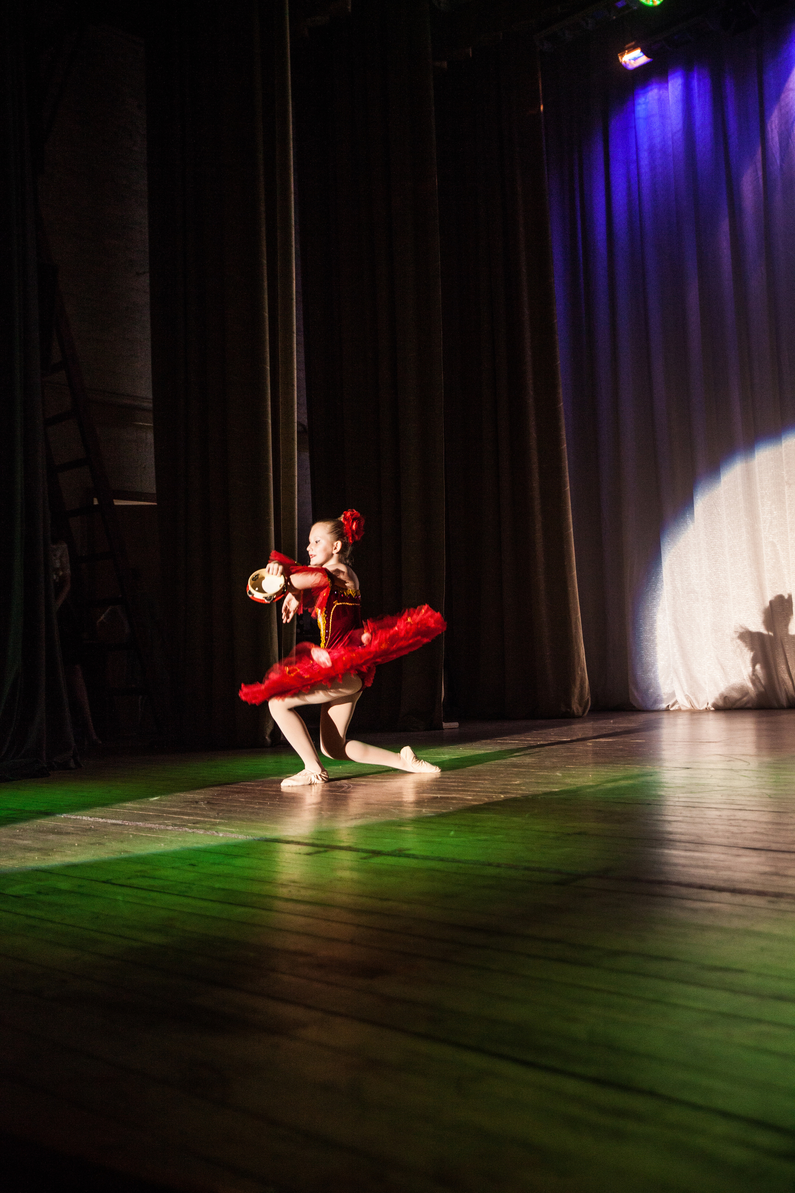 Детский танцевальный концерт. Фотограф на крещение и венчание в Нижнем Новгороде.Свадебный Фотограф