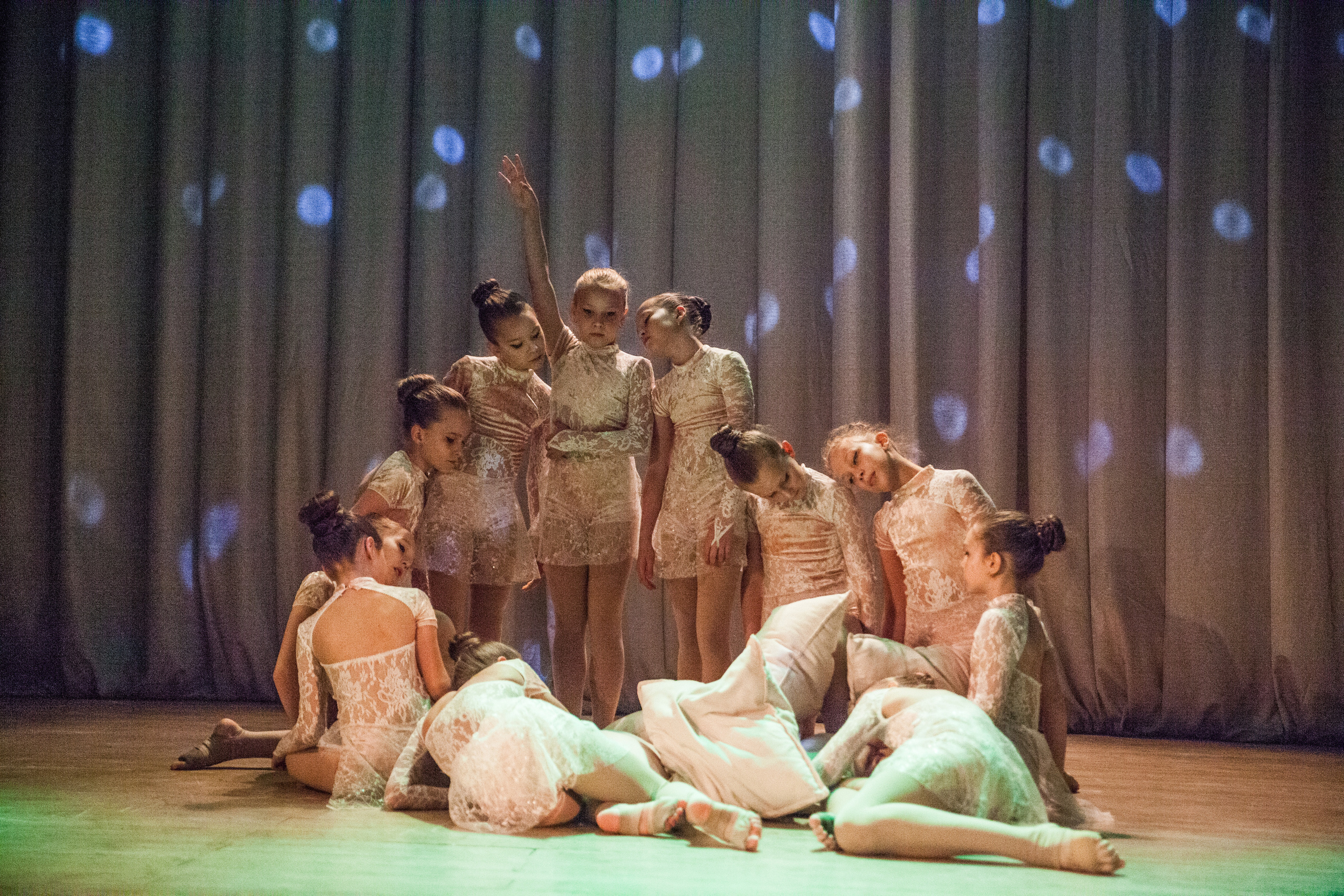 Детский танцевальный концерт. Фотограф на крещение и венчание в Нижнем Новгороде.Свадебный Фотограф