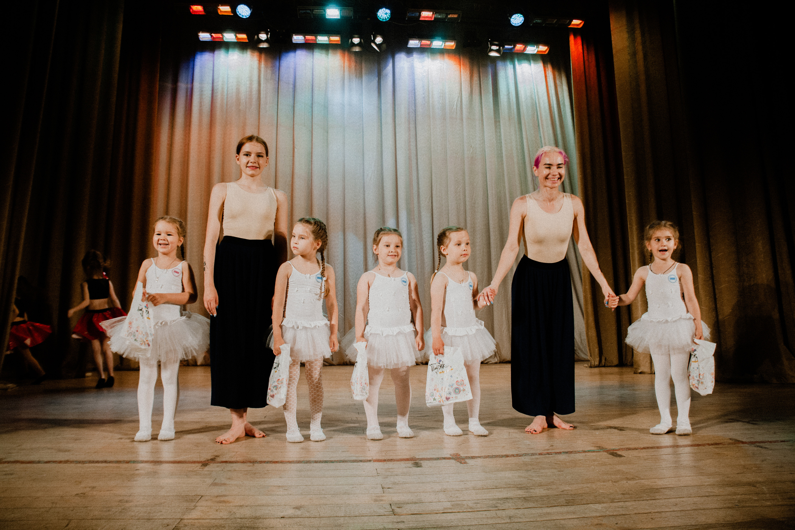 Детский танцевальный концерт. Фотограф на крещение и венчание в Нижнем Новгороде.Свадебный Фотограф