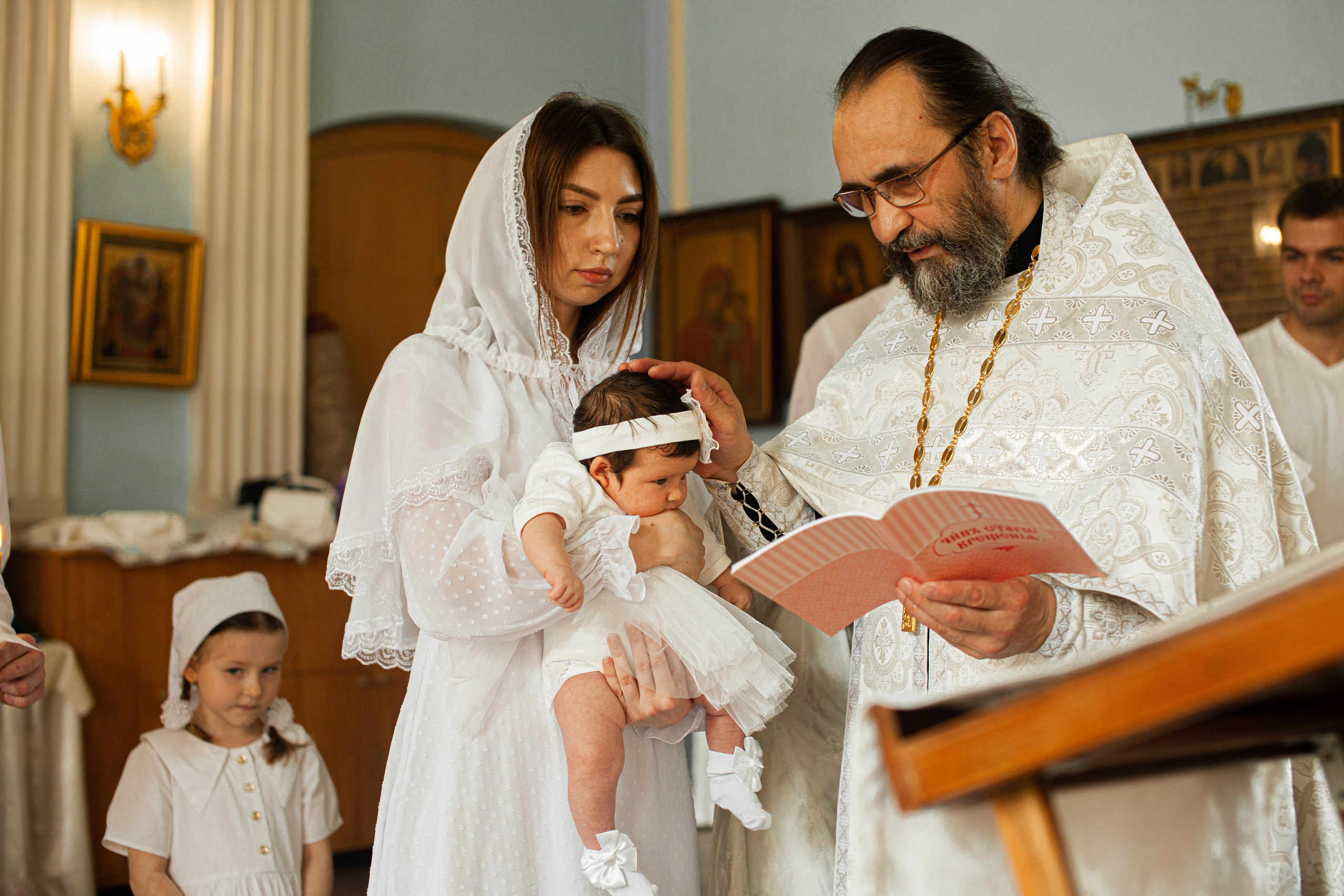 Крещение в Храме иконы Божией Матери «Всех скорбящих Радосте». Фотограф на крещение и венчание в Нижнем Новгороде.Свадебный Фотограф
