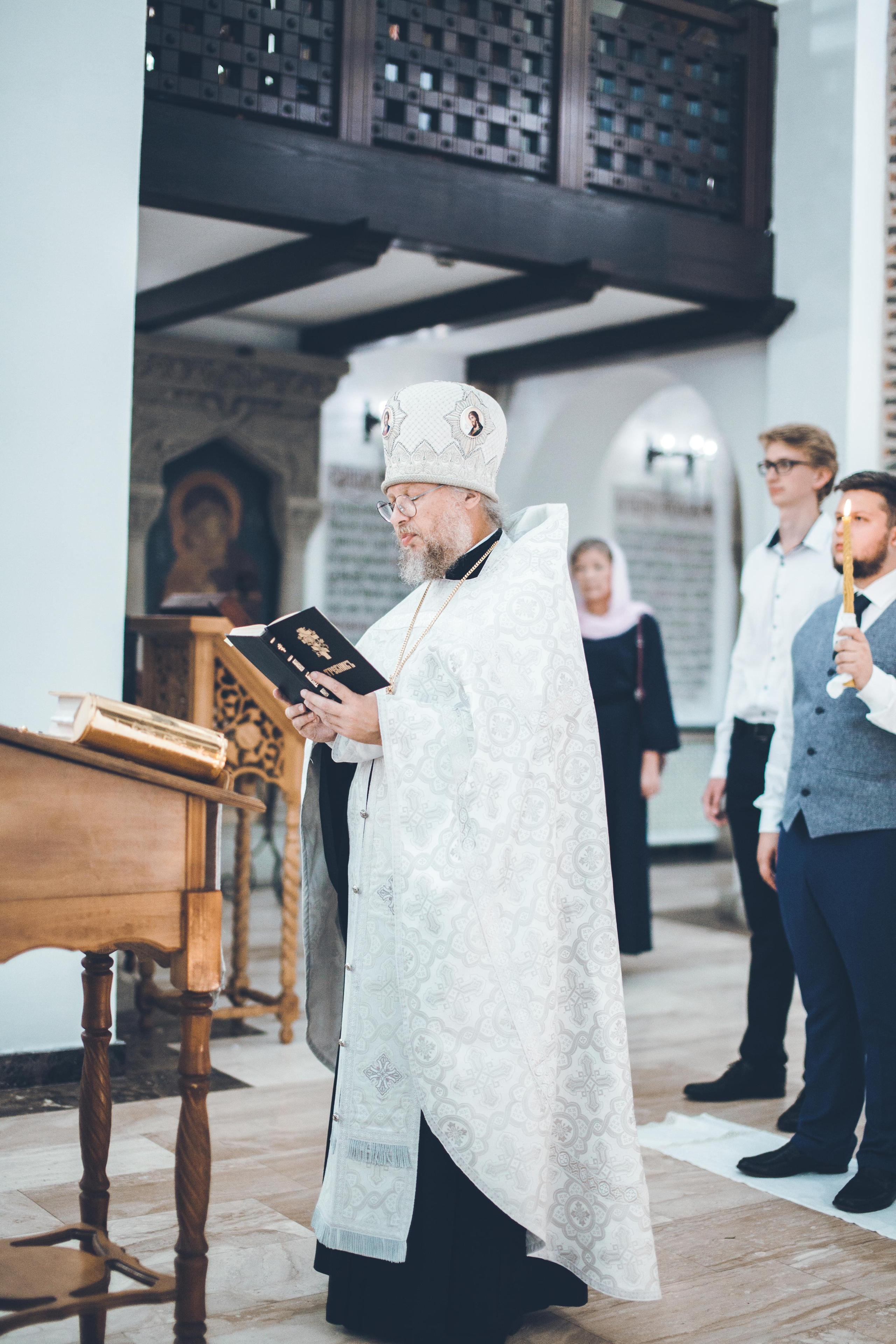 Свадьба и венчание Ильи и Анастасии. Фотограф на крещение и венчание в Нижнем Новгороде.Свадебный Фотограф