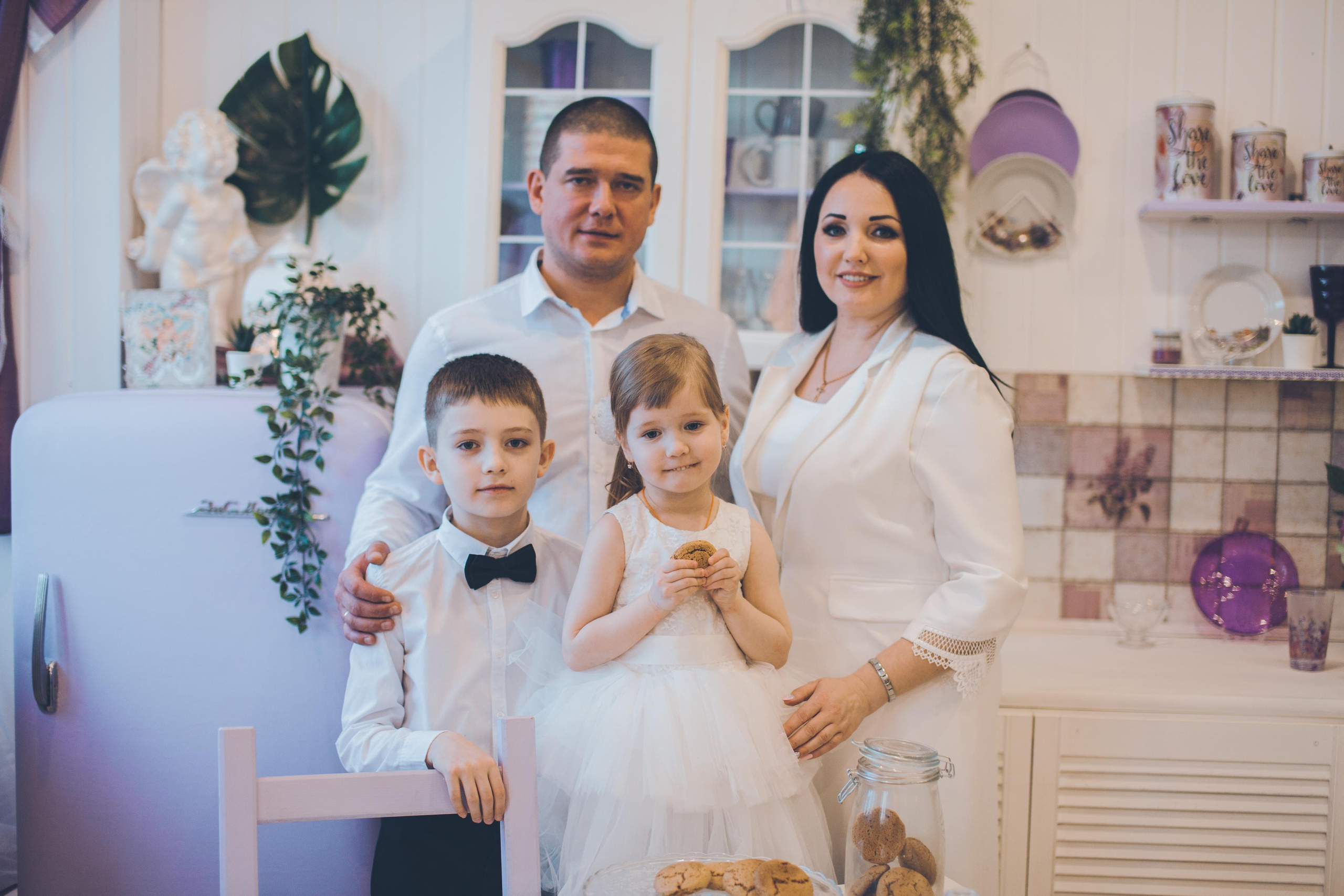 Семейная фотосессия. Фотограф на крещение и венчание в Нижнем Новгороде.Свадебный Фотограф