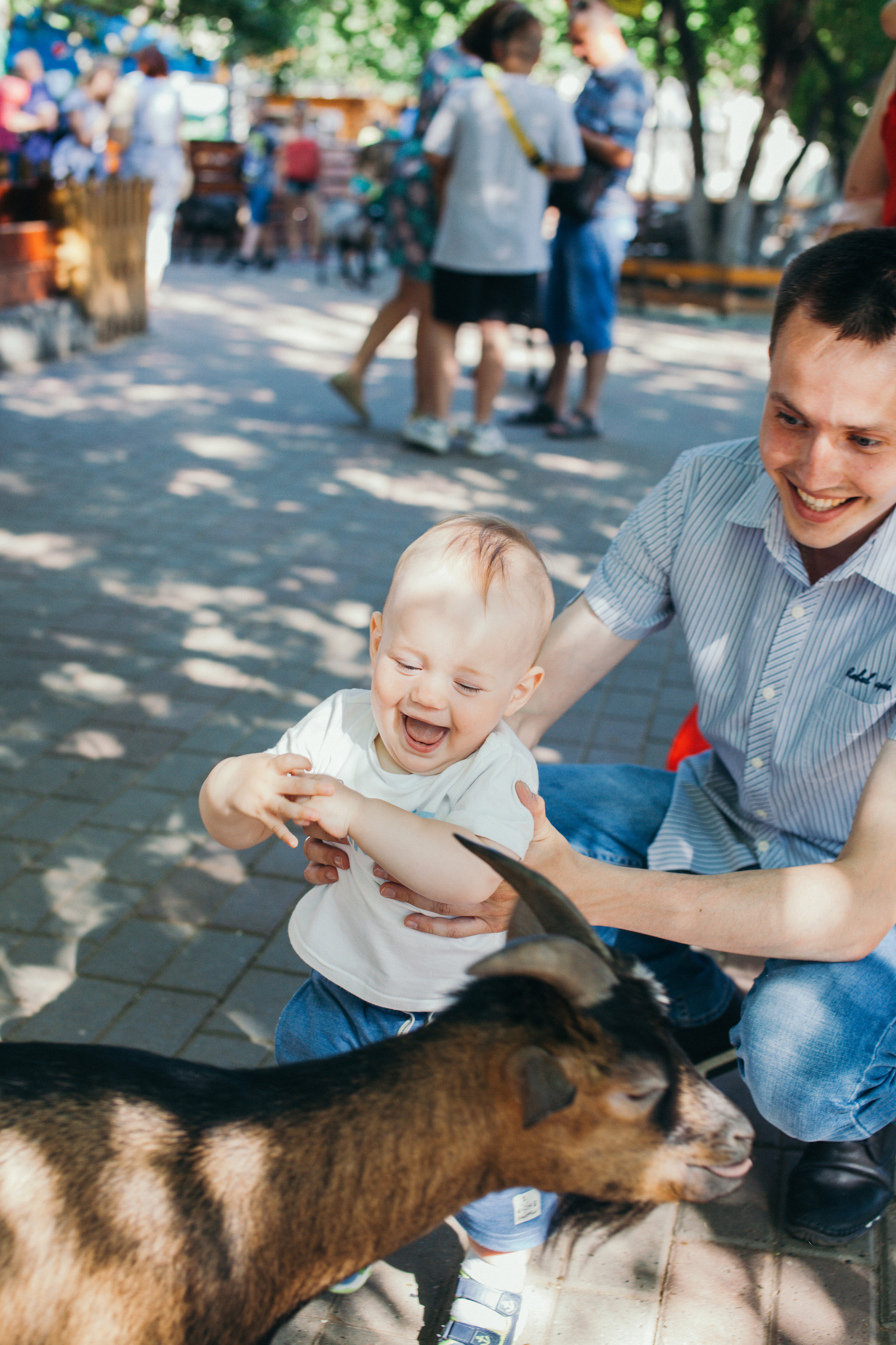 Семейная прогулка в парке. Фотограф на крещение и венчание в Нижнем Новгороде.Свадебный Фотограф