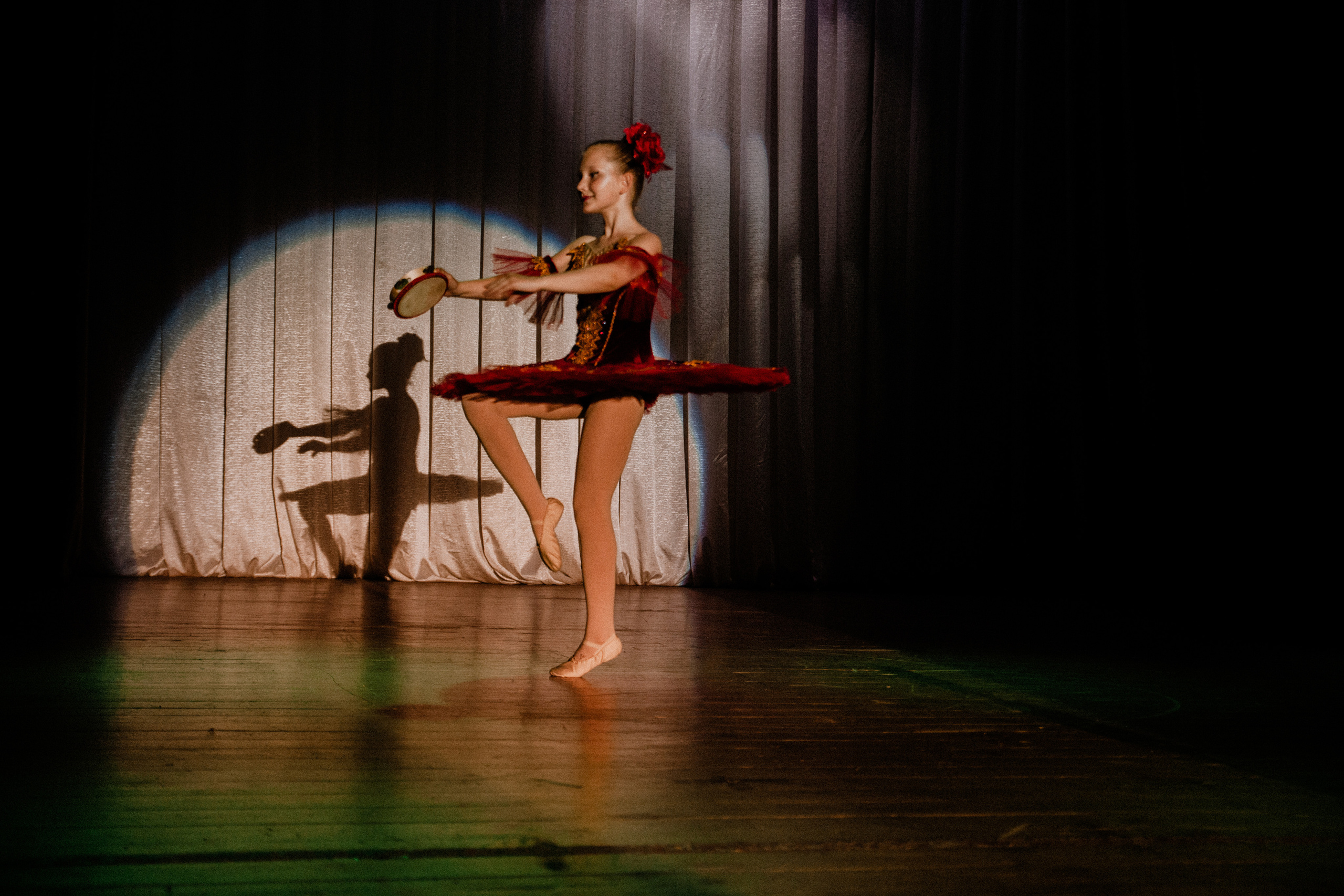 Детский танцевальный концерт. Фотограф на крещение и венчание в Нижнем Новгороде.Свадебный Фотограф