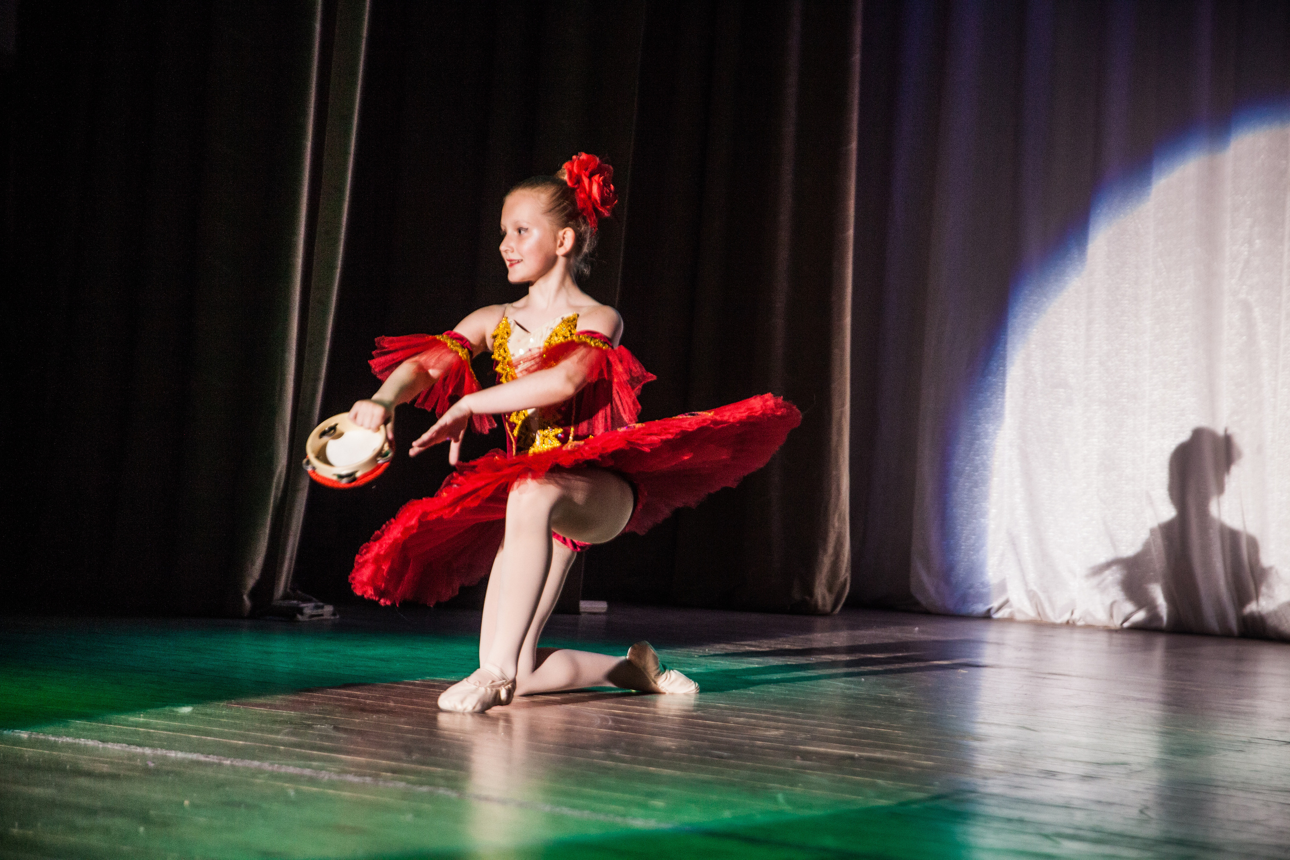 Детский танцевальный концерт. Фотограф на крещение и венчание в Нижнем Новгороде.Свадебный Фотограф