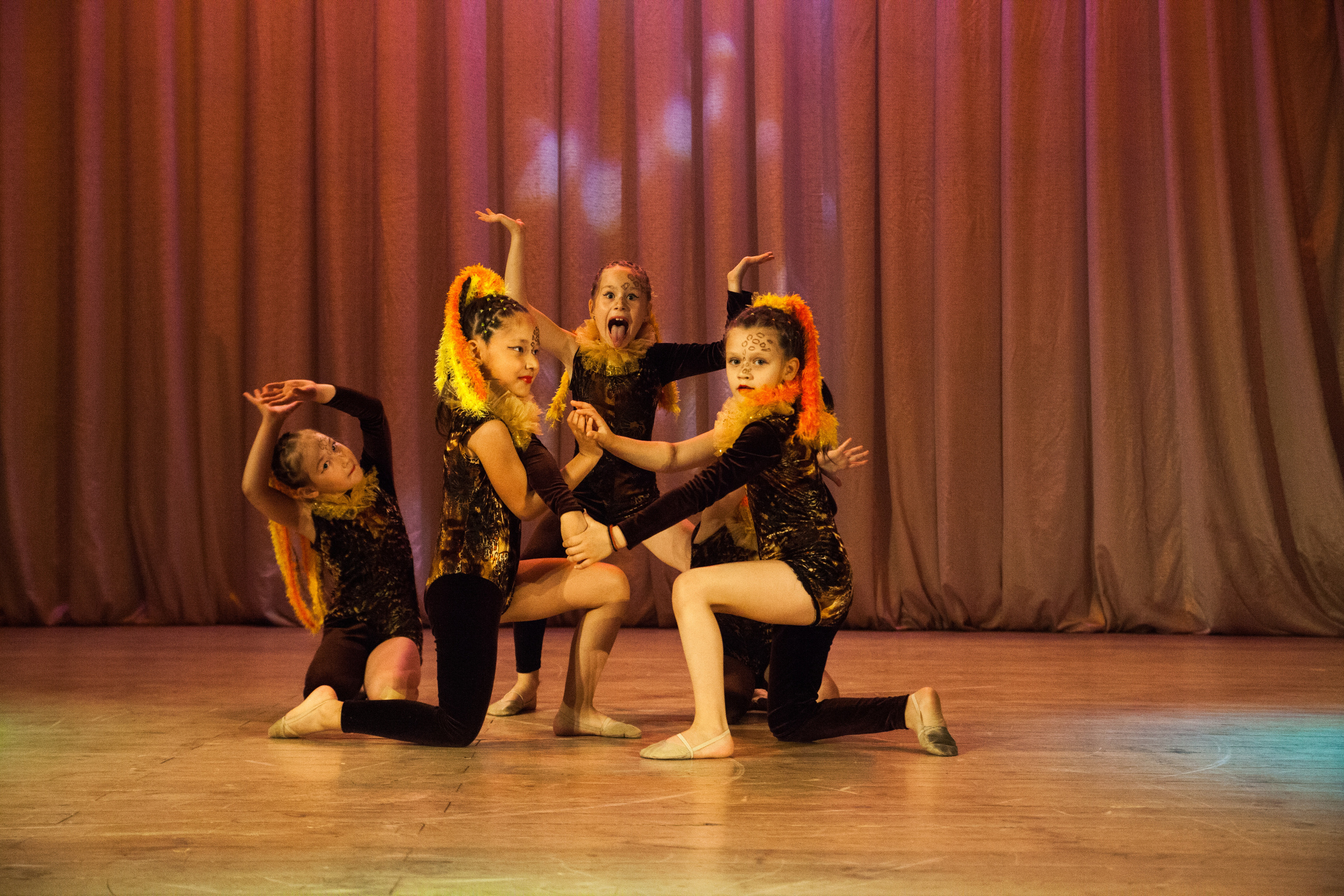 Детский танцевальный концерт. Фотограф на крещение и венчание в Нижнем Новгороде.Свадебный Фотограф