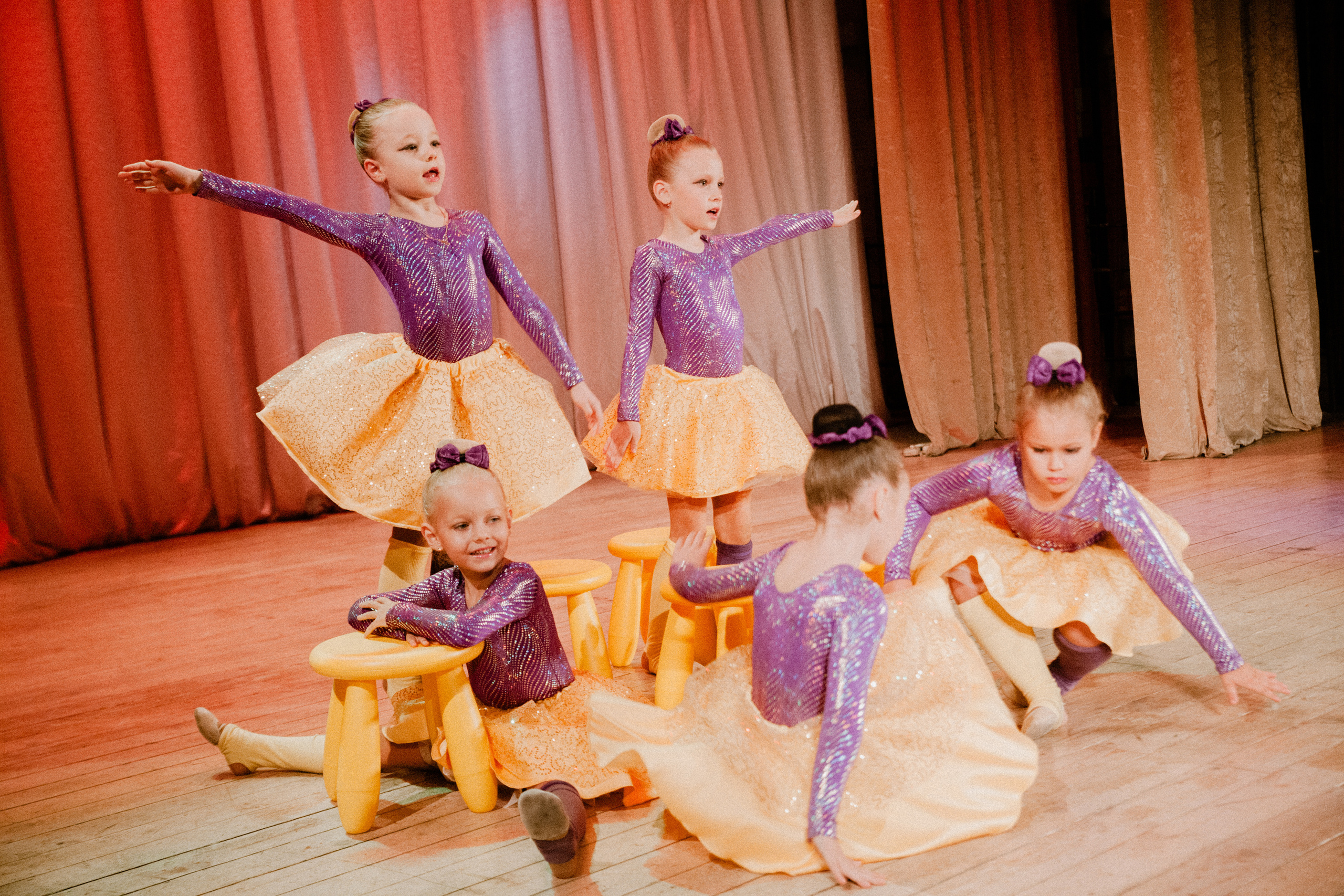 Детский танцевальный концерт. Фотограф на крещение и венчание в Нижнем Новгороде.Свадебный Фотограф