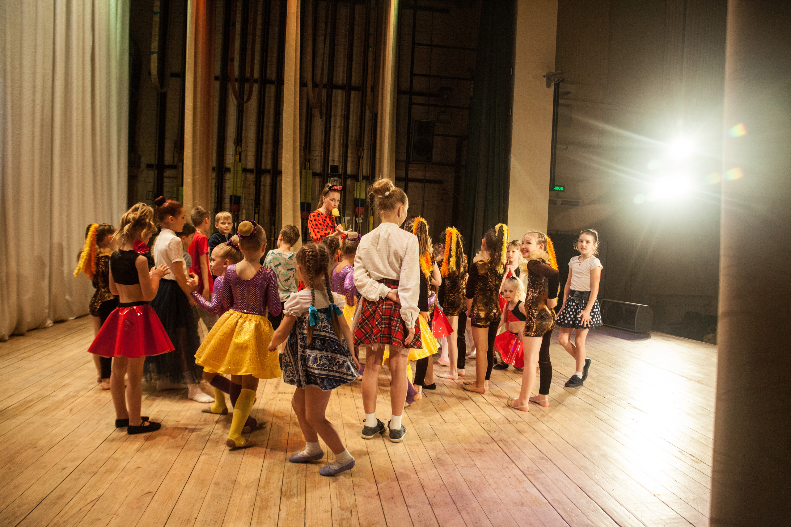 Детский танцевальный концерт. Фотограф на крещение и венчание в Нижнем Новгороде.Свадебный Фотограф