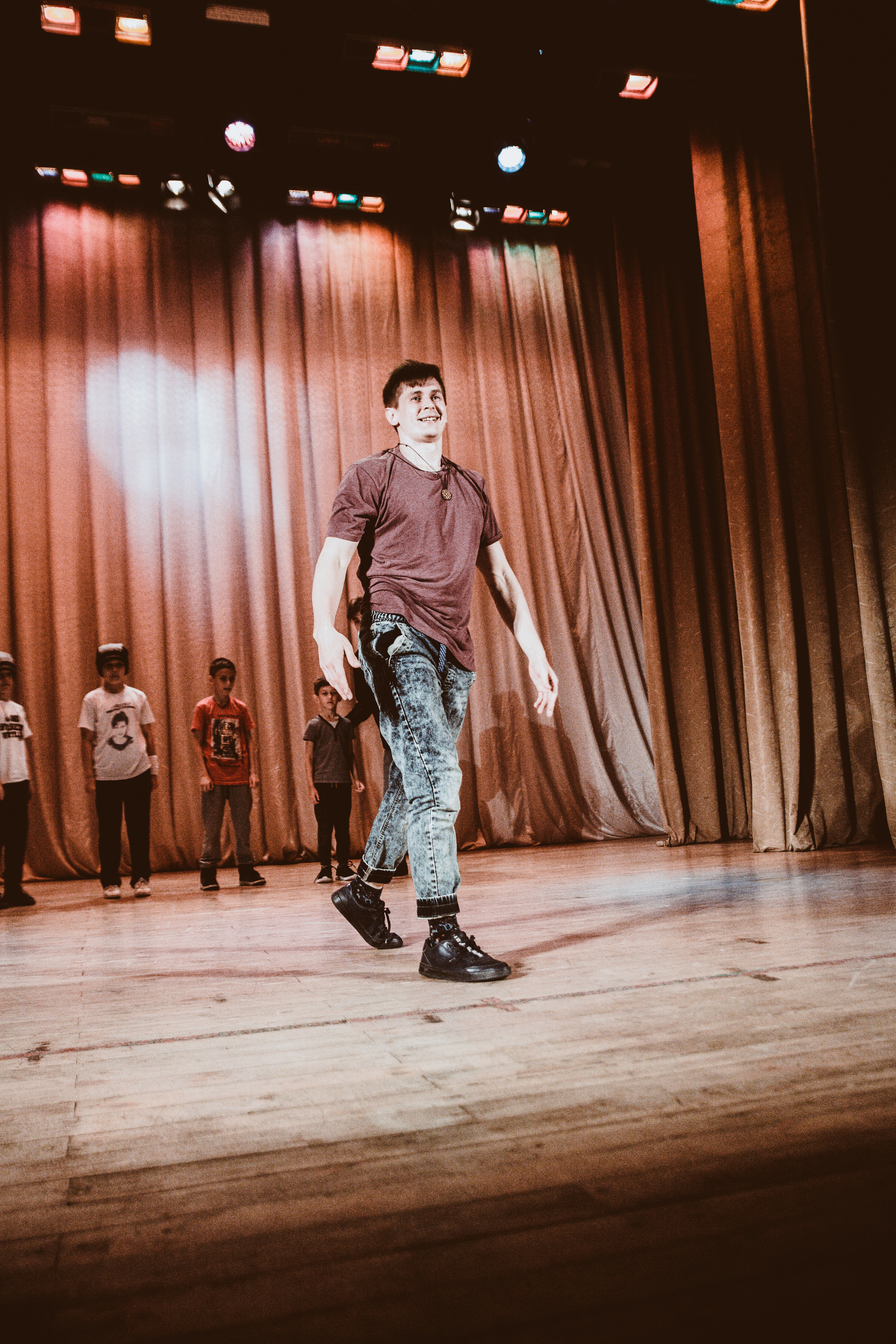 Детский танцевальный концерт. Фотограф на крещение и венчание в Нижнем Новгороде.Свадебный Фотограф