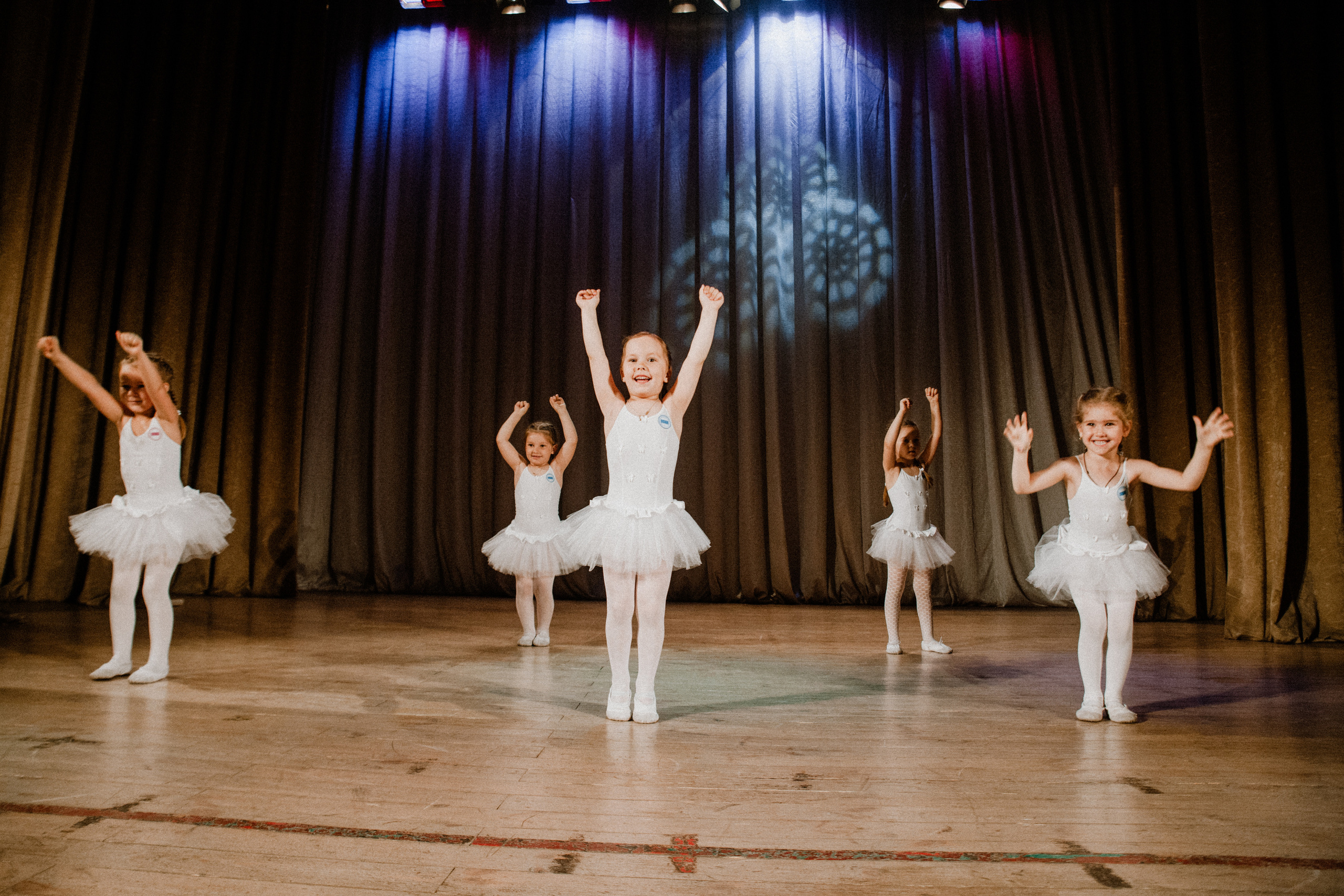 Детский танцевальный концерт. Фотограф на крещение и венчание в Нижнем Новгороде.Свадебный Фотограф