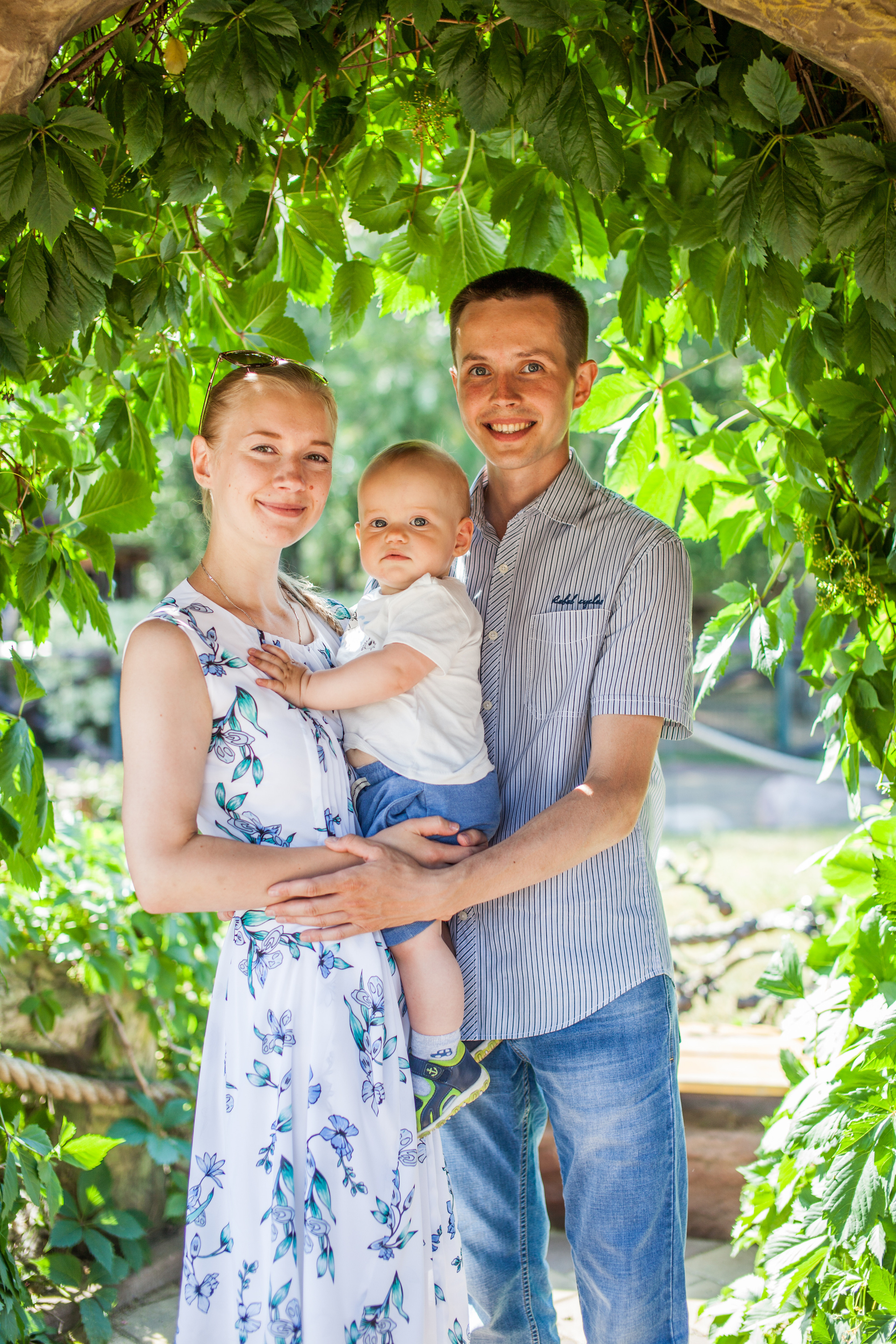 Семейная прогулка в парке. Фотограф на крещение и венчание в Нижнем Новгороде.Свадебный Фотограф