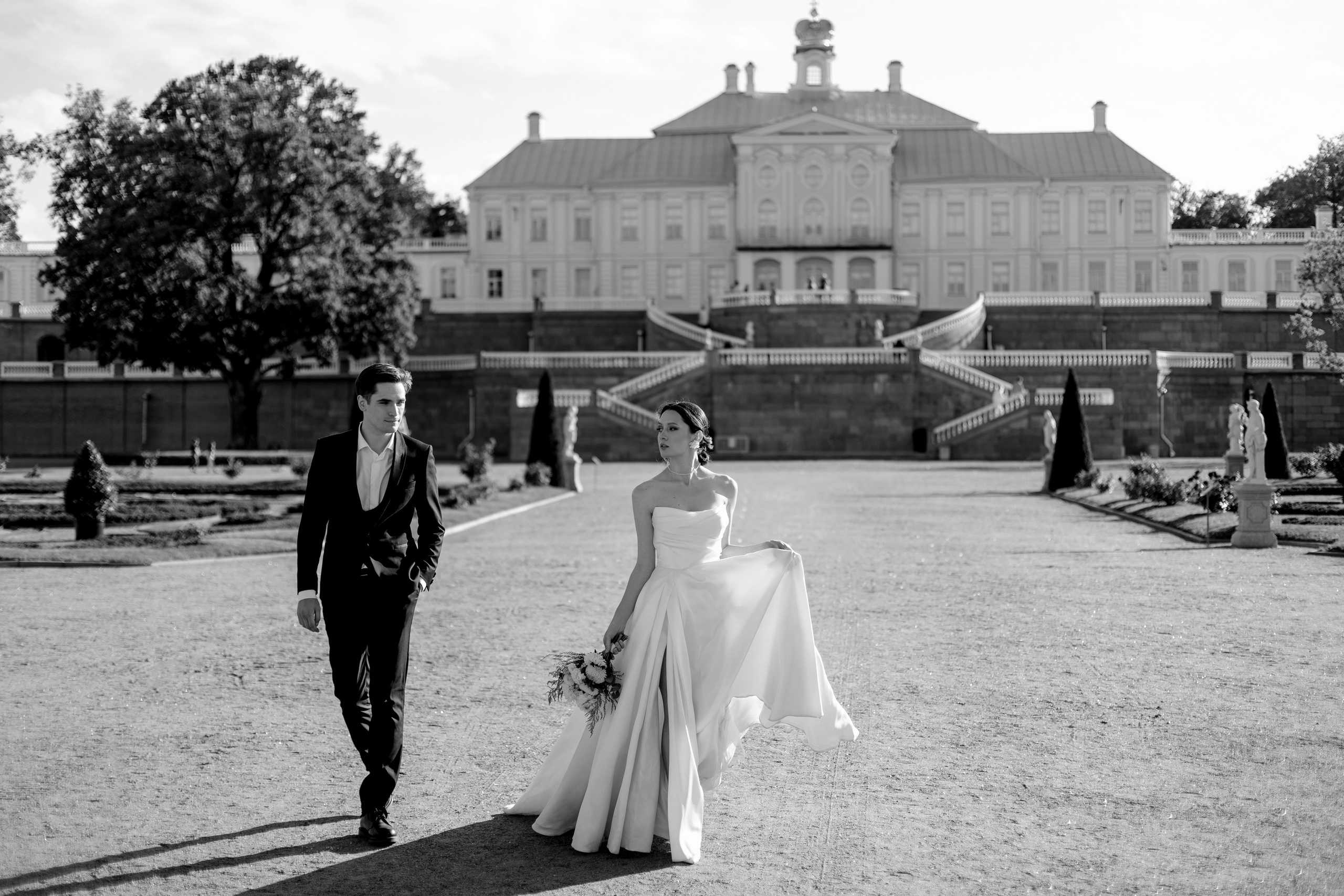 Свадебная прогулка в Ораниенбауме. Свадебный и портретный фотограф в Миассе Филиппенко Дарья