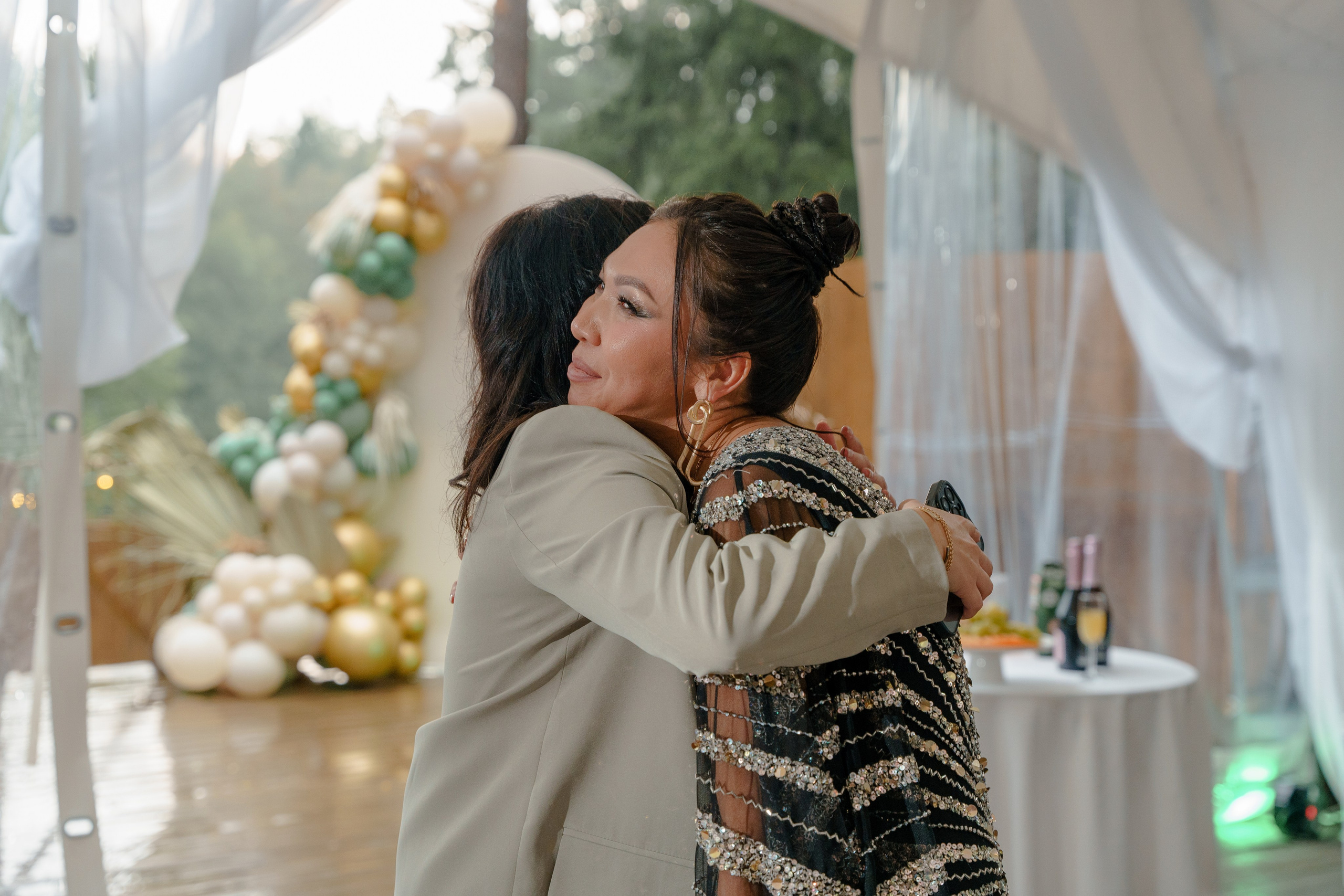 День рождения в шатре на водохранилище. Репортажный фотограф Москва Сергей Дружинин