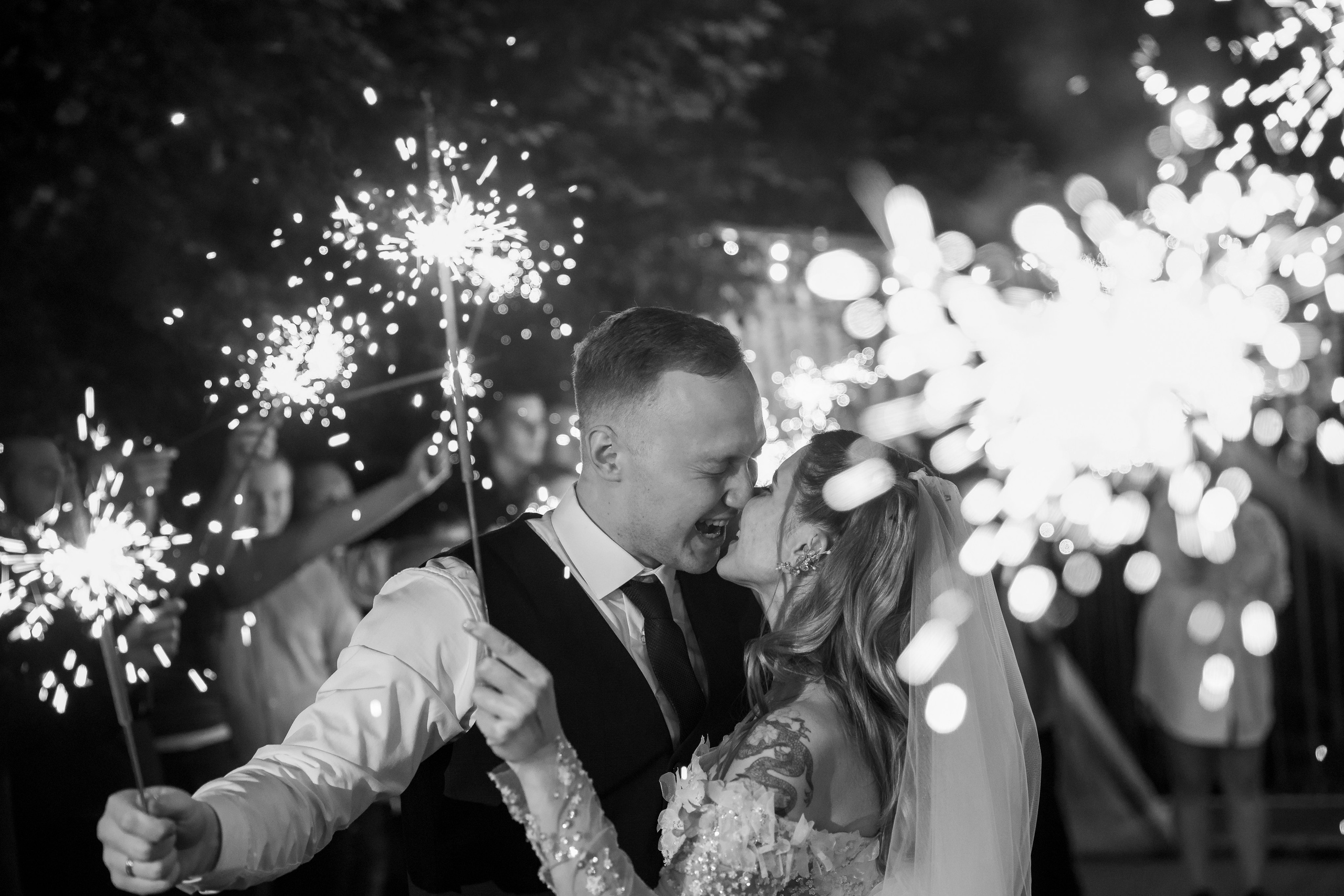 Свадебная фотосессия с бенгальскими огнями, фотограф на свадьбу Дмитрий Гладков