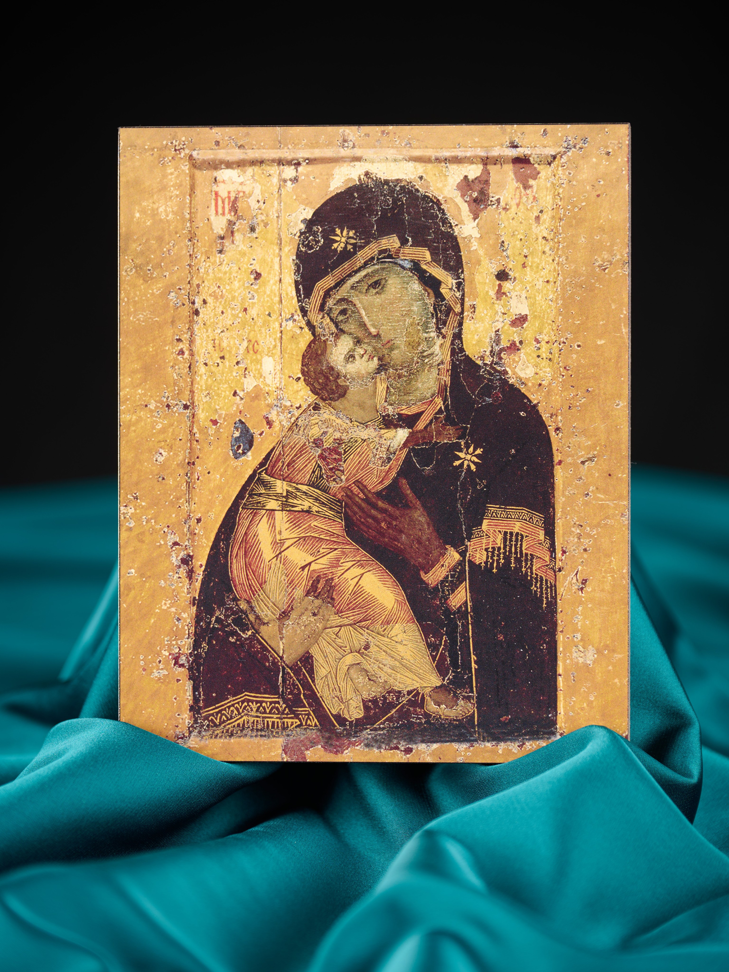 Иконы на досках