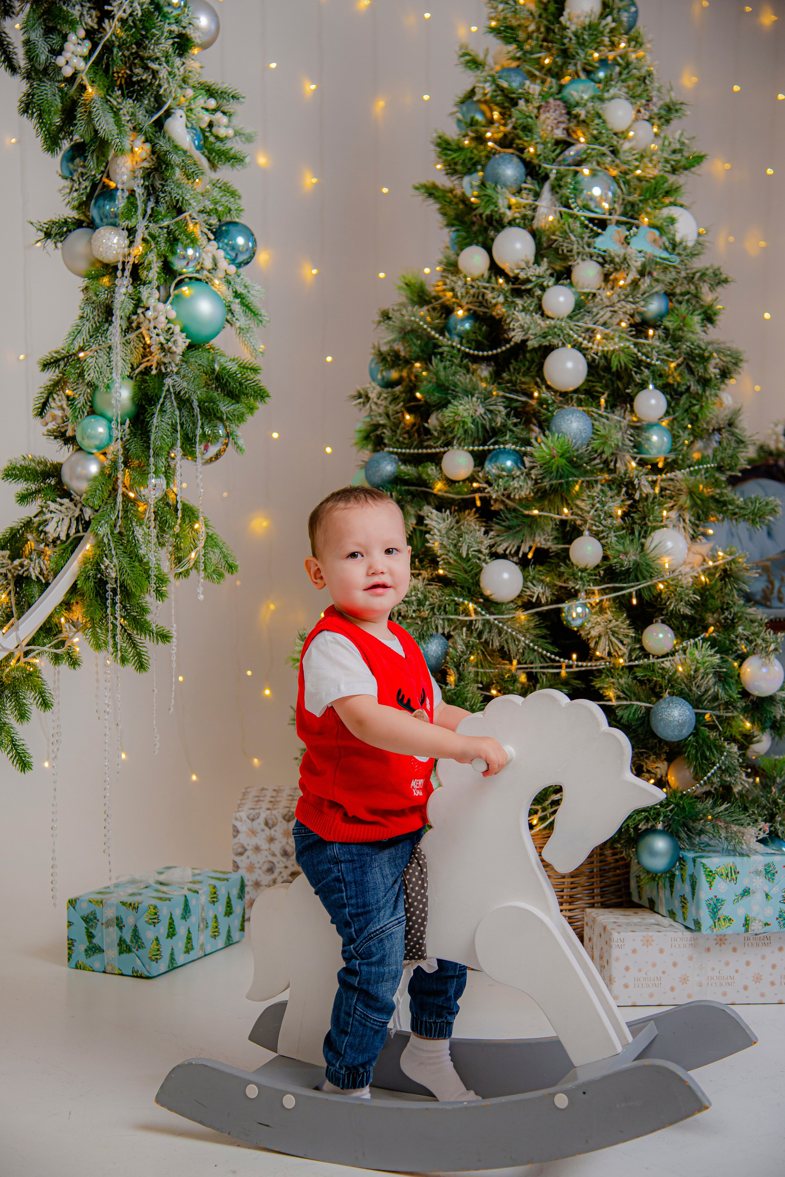 Уютная новогодняя фотосессия в студии Уфы