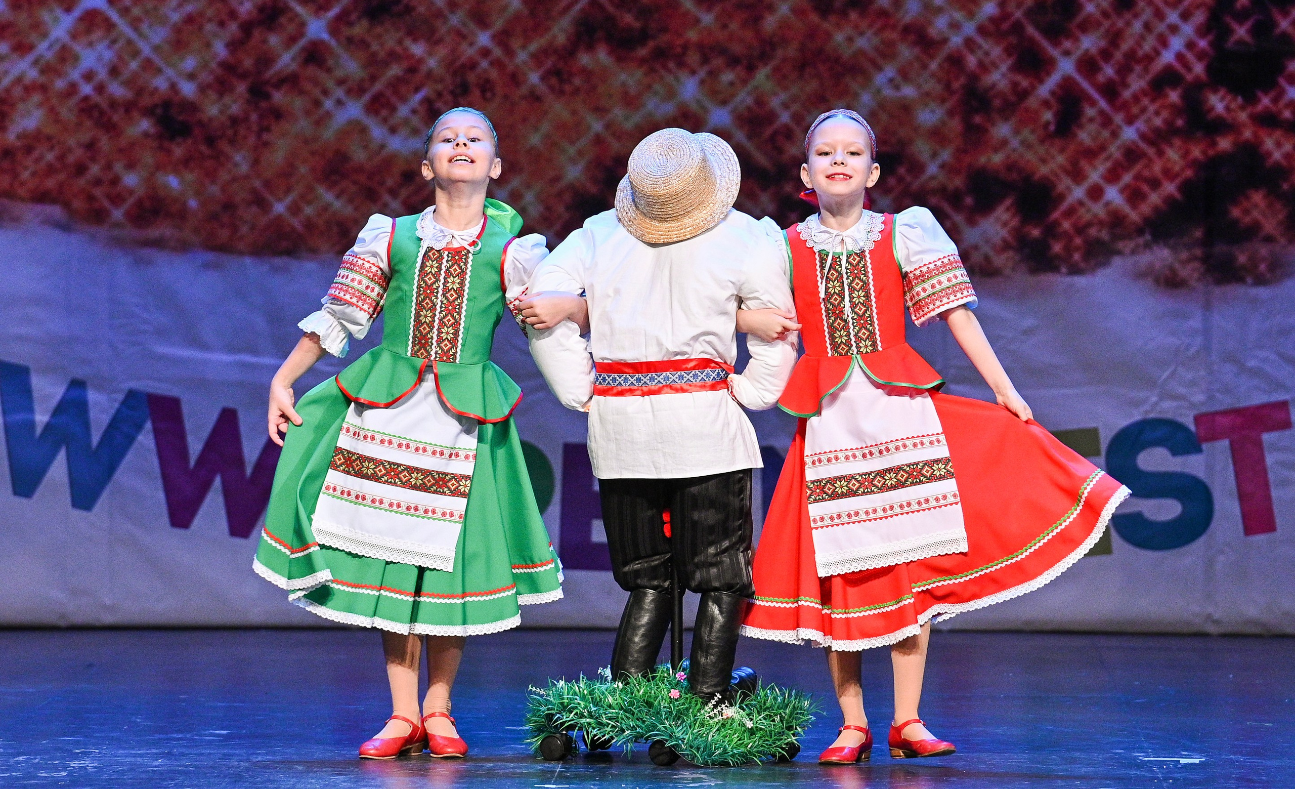 14.11.2024 «Новогодний Звездопад Талантов» Фестивальное движение «Шаг к мечте» г. Москва. Медиастудия Фото Концепт