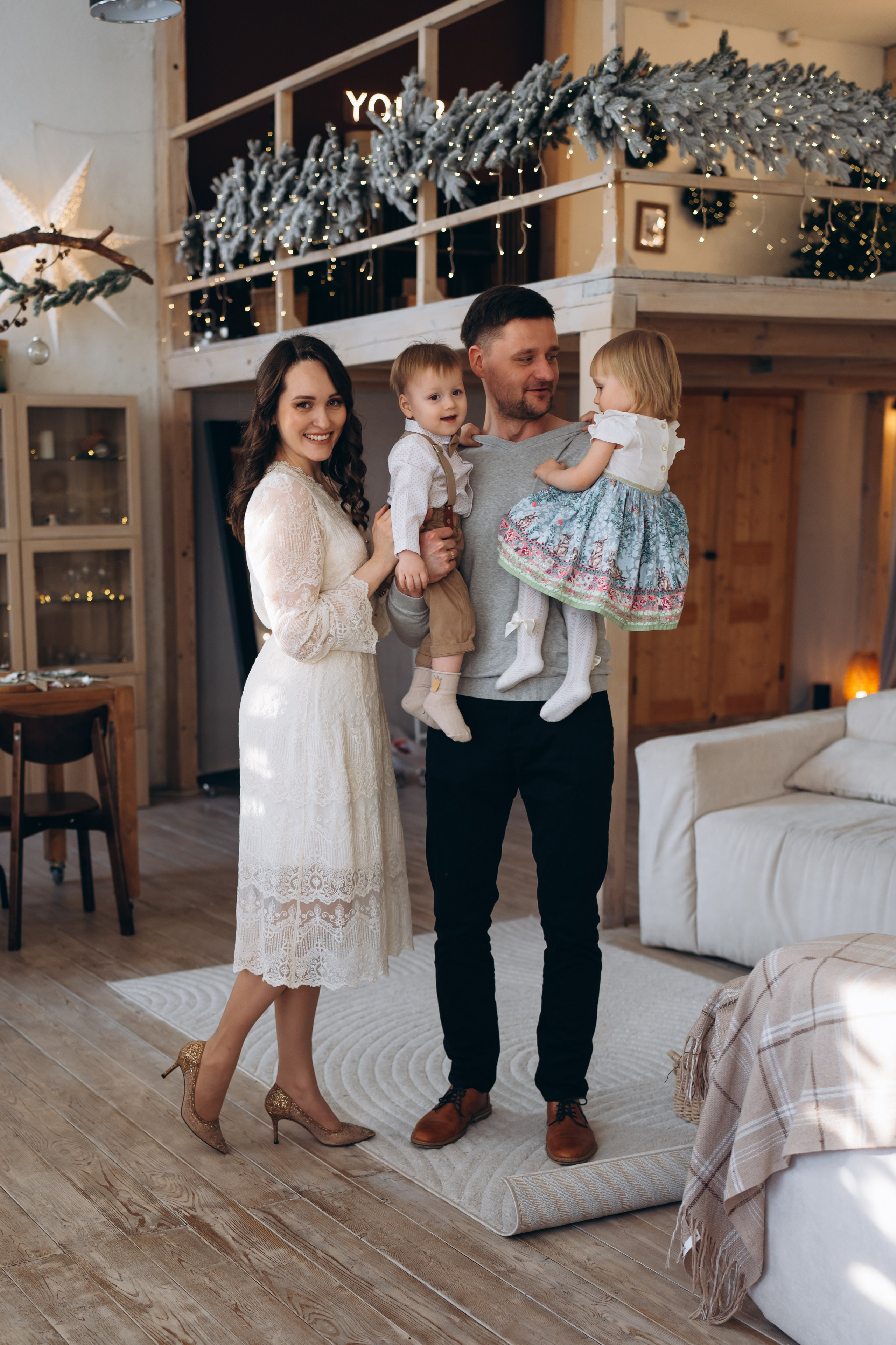 Андрей и Елена с двойняшками-непоседами. СВАДЕБНЫЙ ФОТОГРАФ КРАСНОЯРСК