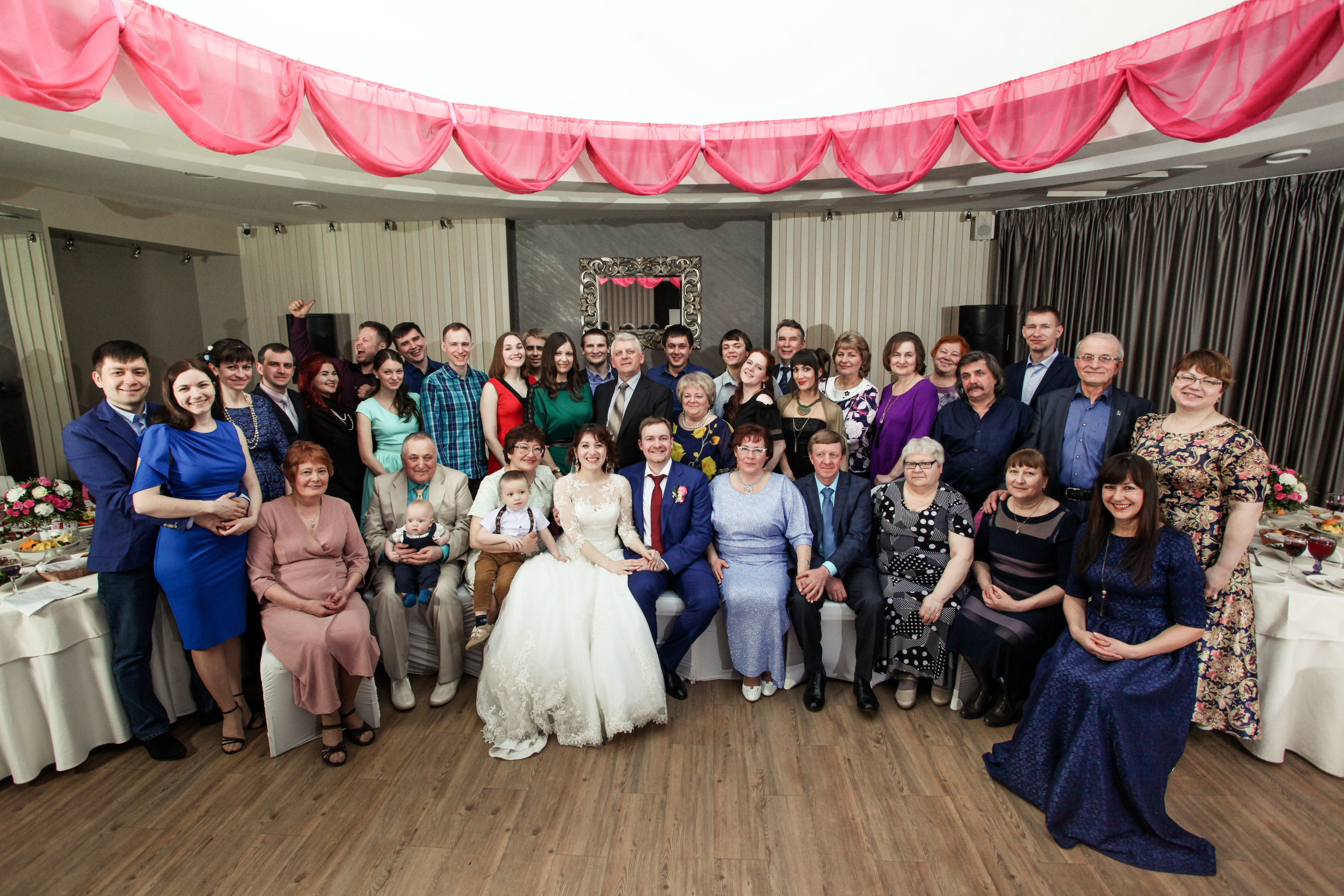 Олег и Полина 28 апреля, свадебная фотосъемка. Семейный и портретный фотограф в Екатеринбурге Анна Лобанова