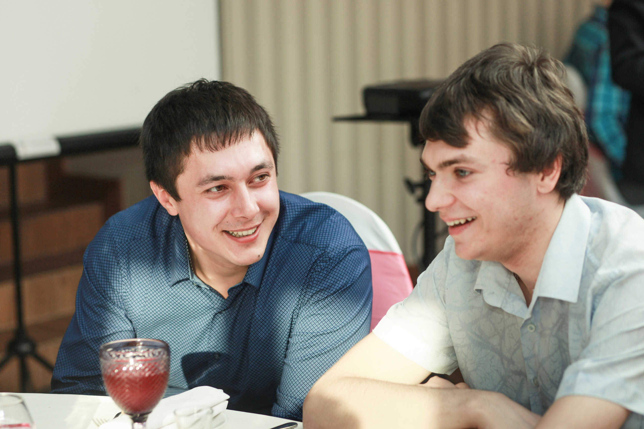 Олег и Полина 28 апреля, свадебная фотосъемка. Семейный и портретный фотограф в Екатеринбурге Анна Лобанова