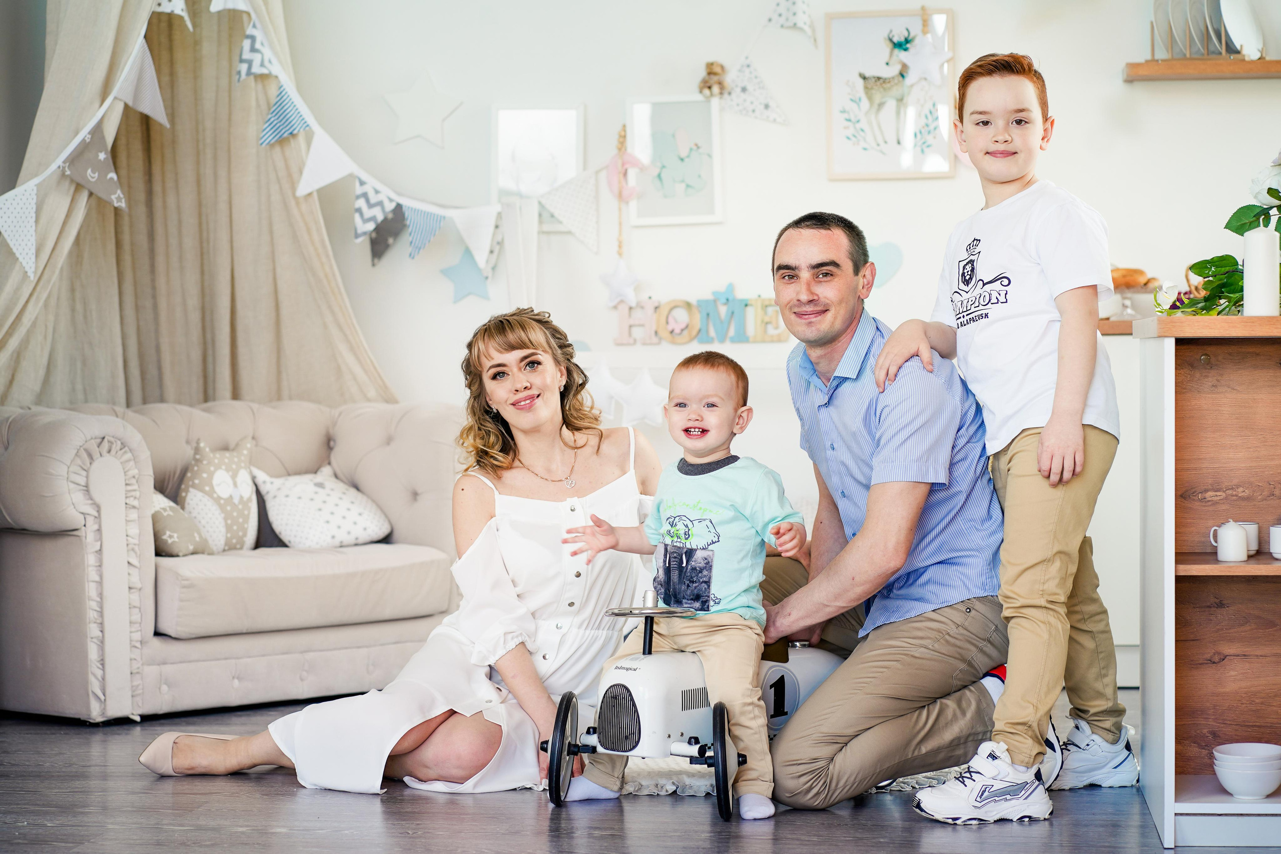 Семья в фотостудии. Семейный и портретный фотограф в Екатеринбурге Анна Лобанова