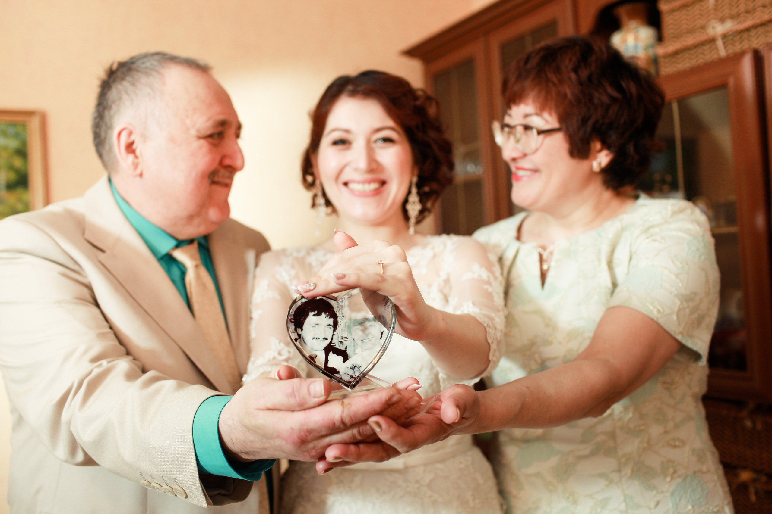 Олег и Полина 28 апреля, свадебная фотосъемка. Семейный и портретный фотограф в Екатеринбурге Анна Лобанова