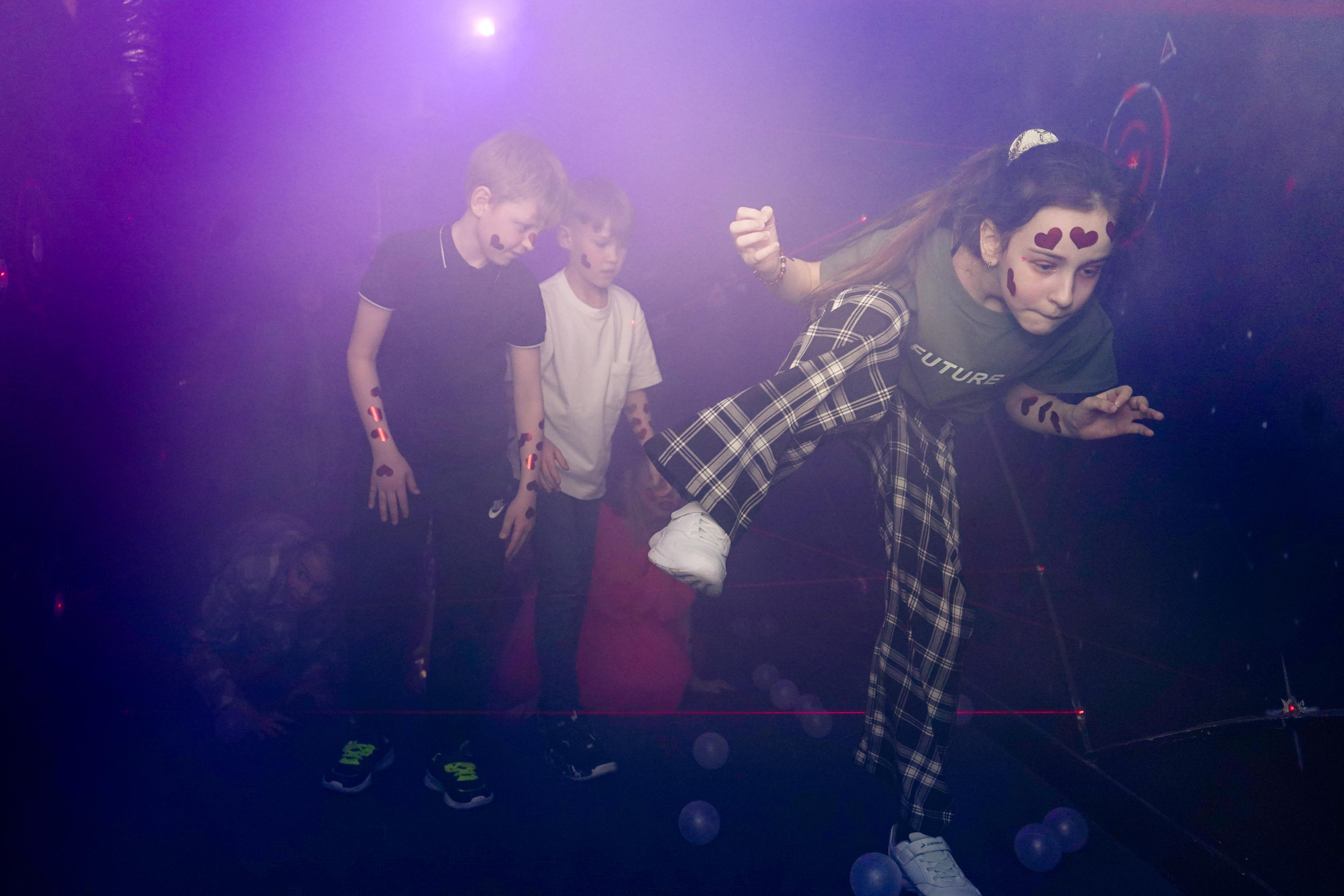 День рождения Киры в Футурамии. Семейный и портретный фотограф в Екатеринбурге Анна Лобанова