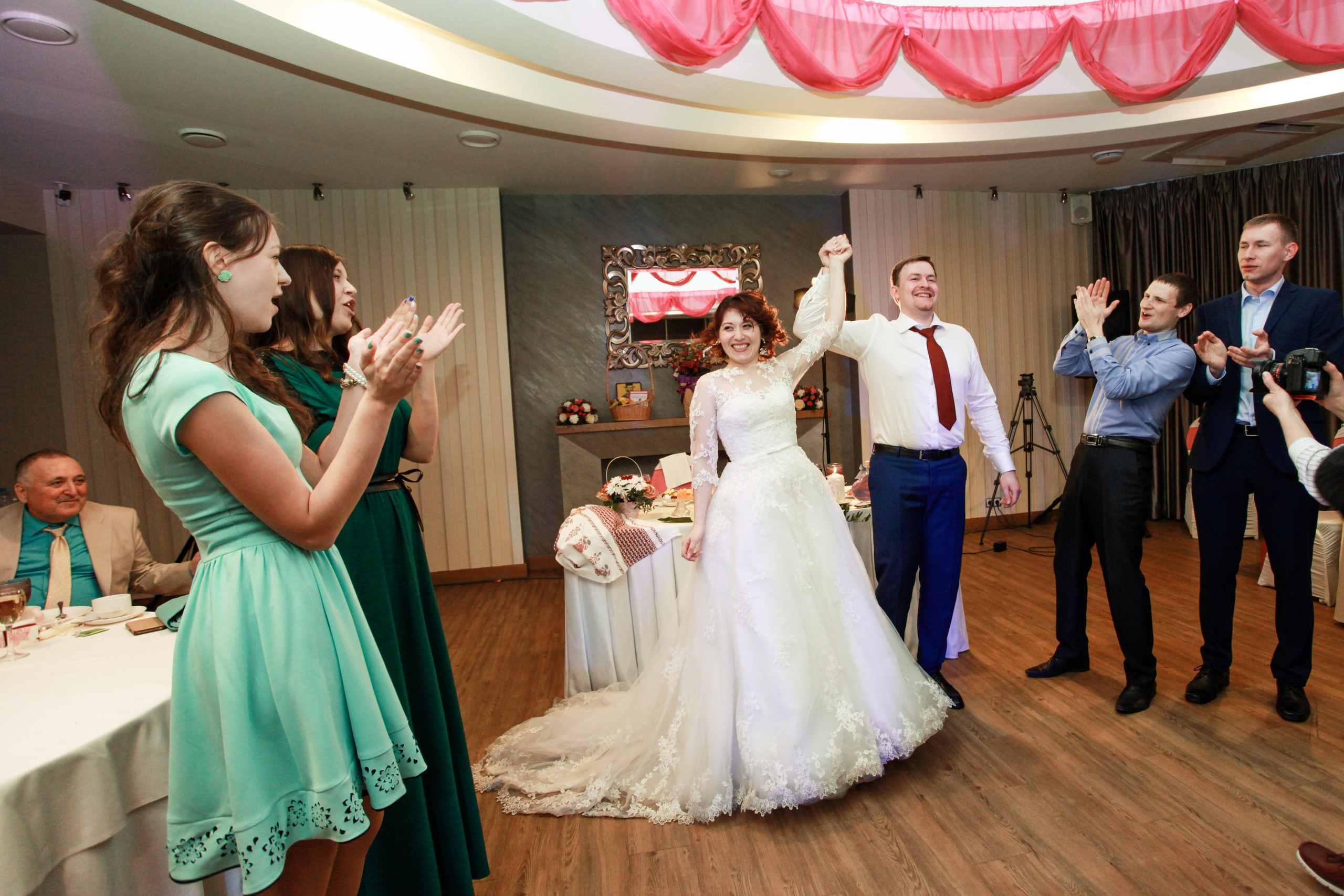 Олег и Полина 28 апреля, свадебная фотосъемка. Семейный и портретный фотограф в Екатеринбурге Анна Лобанова