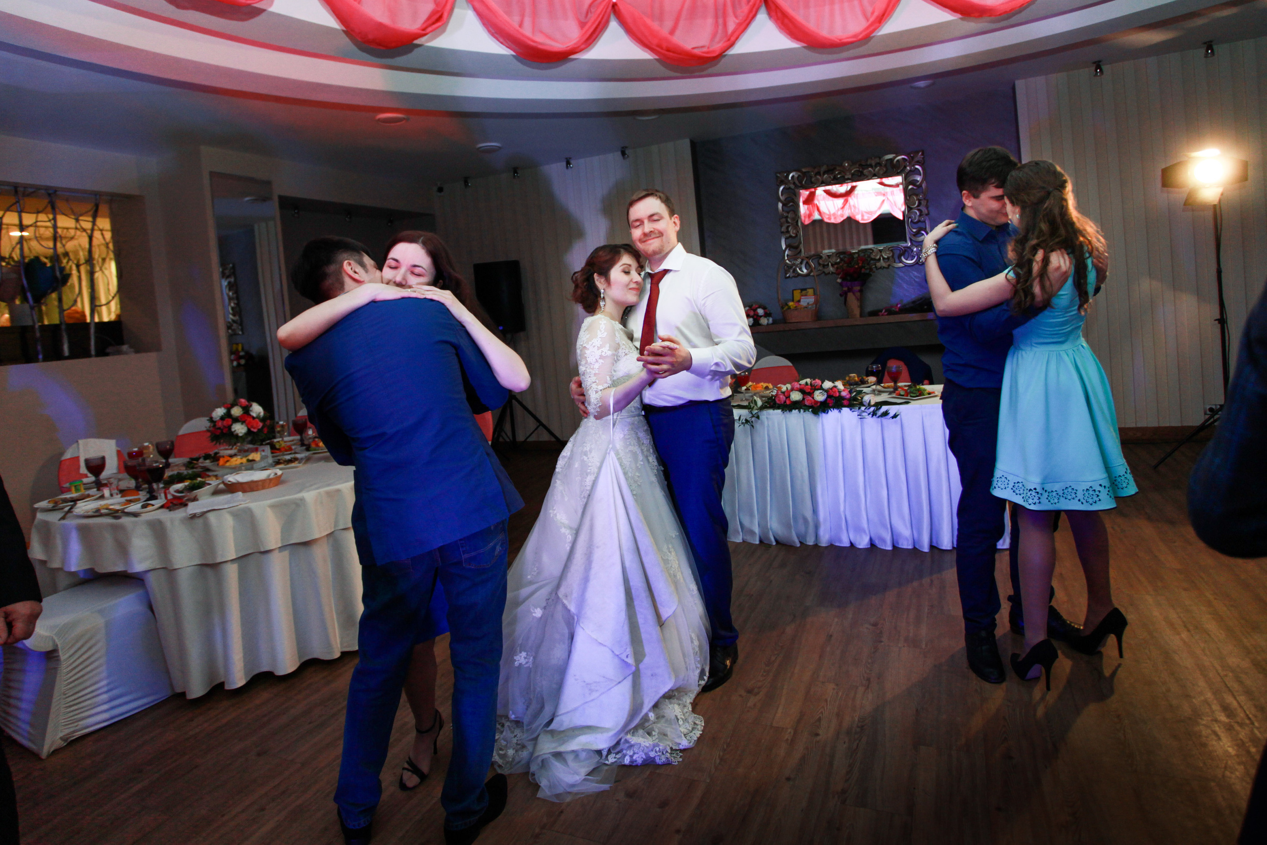 Олег и Полина 28 апреля, свадебная фотосъемка. Семейный и портретный фотограф в Екатеринбурге Анна Лобанова