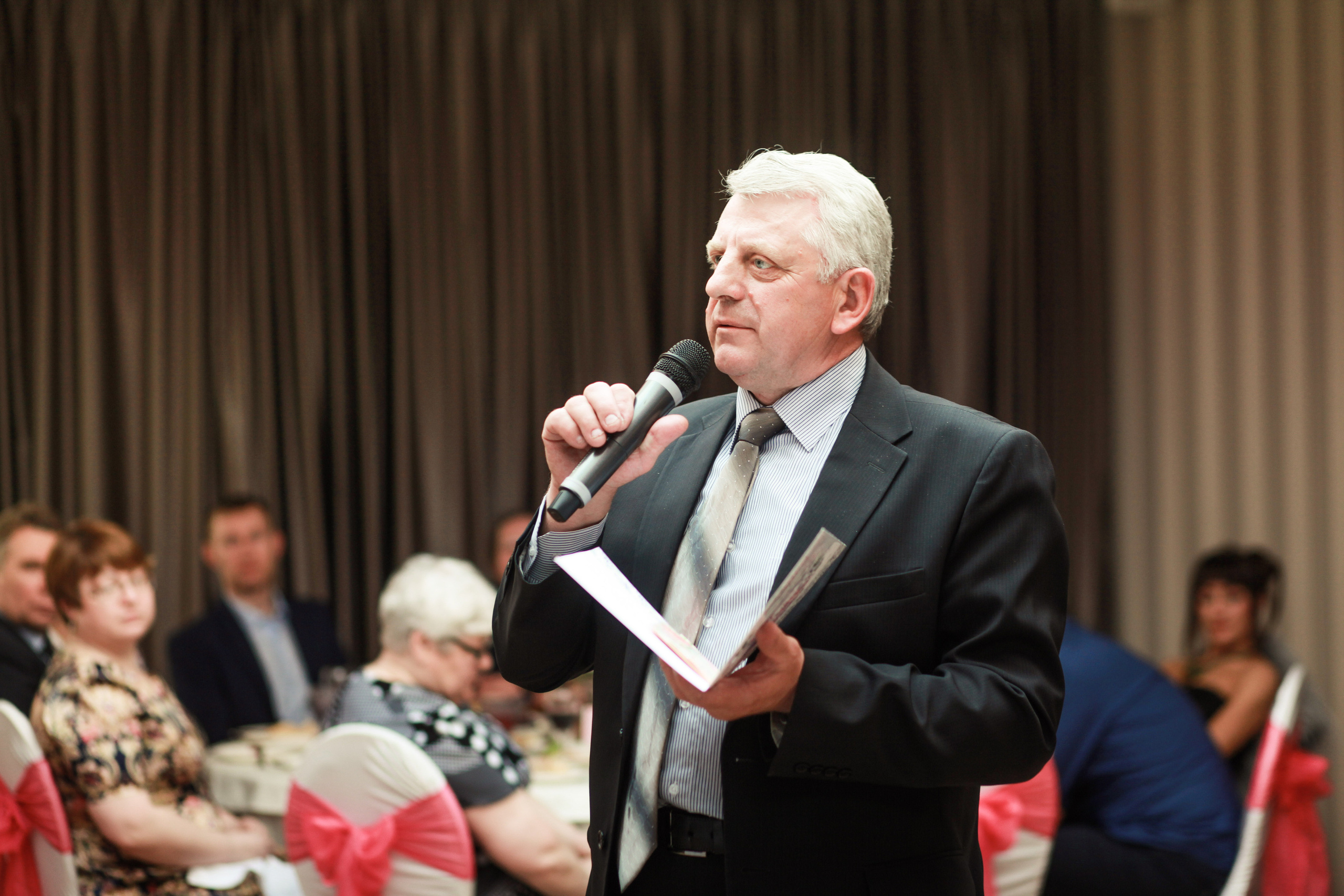 Олег и Полина 28 апреля, свадебная фотосъемка. Семейный и портретный фотограф в Екатеринбурге Анна Лобанова