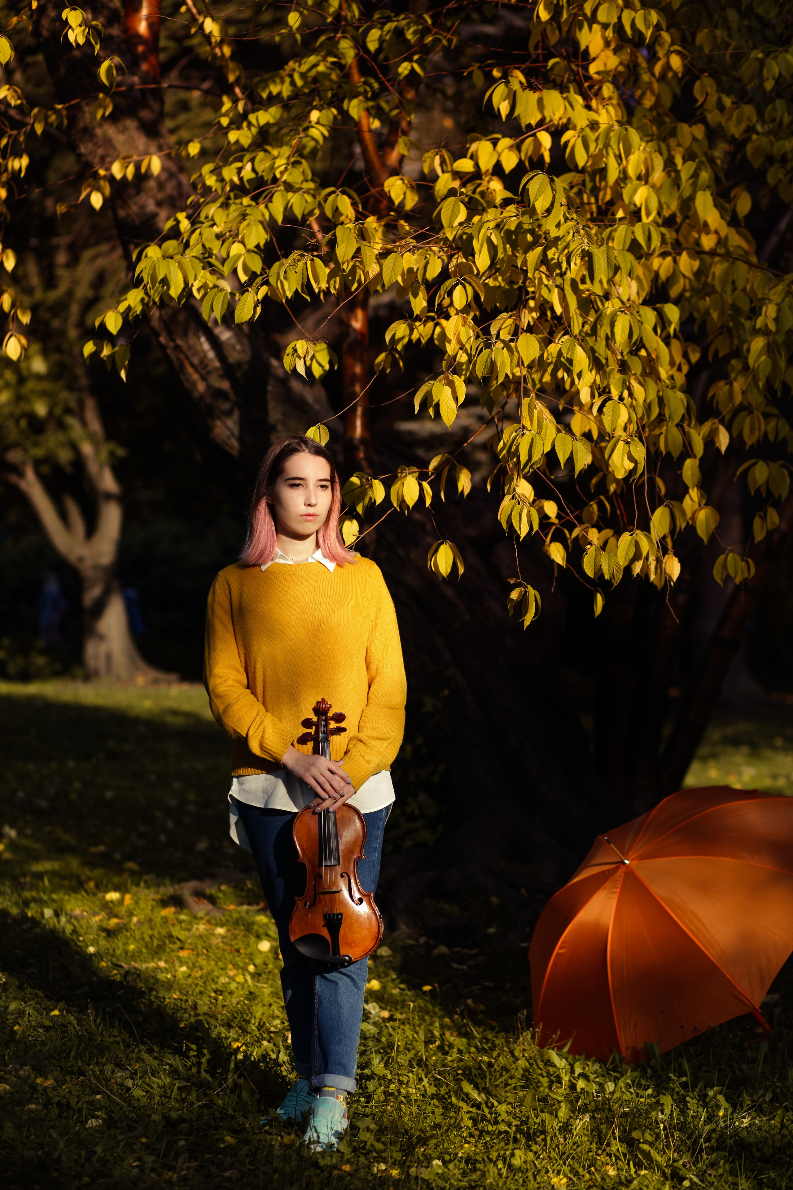 Осенняя фотосерия скрипачки Карины. Семейный и портретный фотограф в Екатеринбурге Анна Лобанова