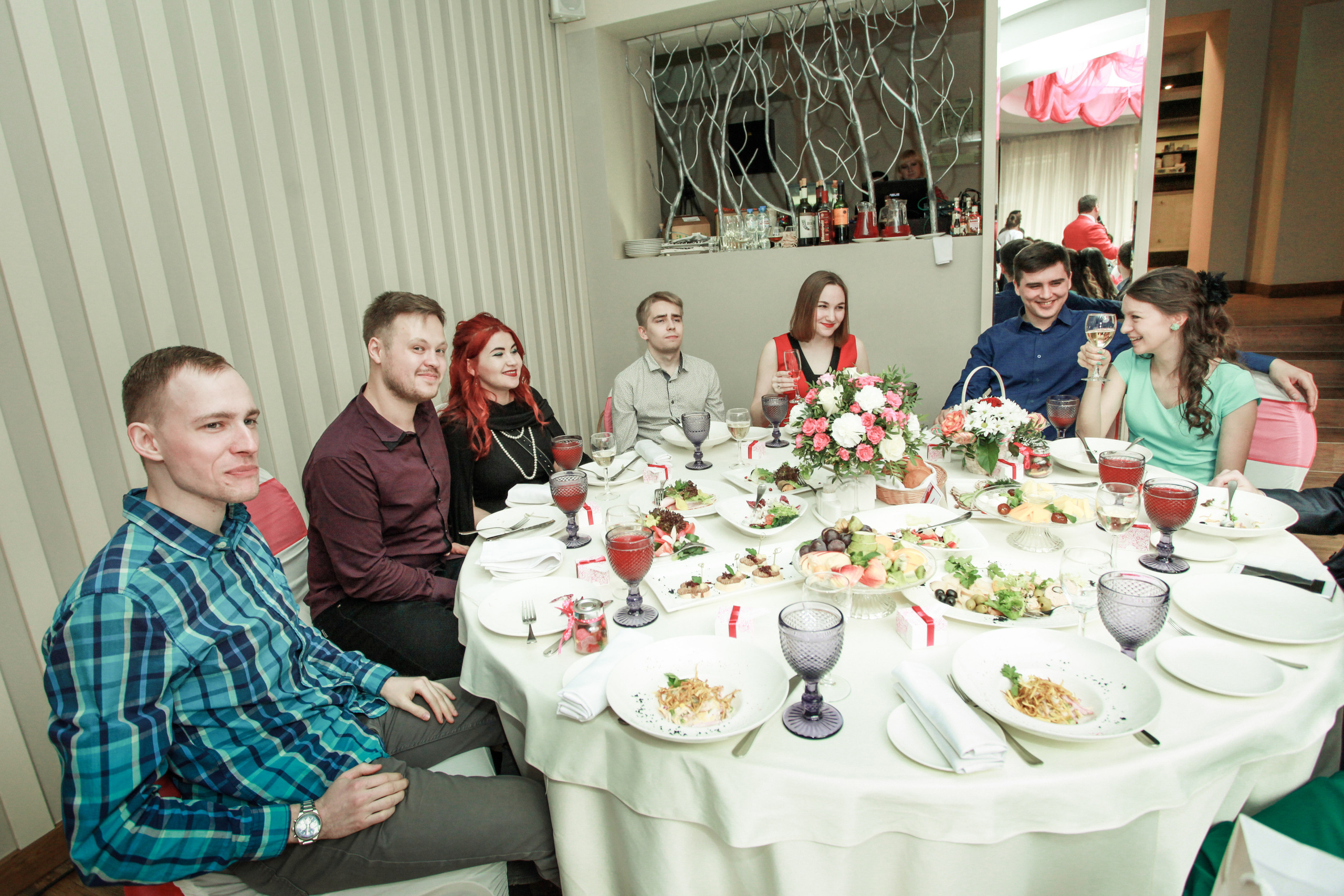 Олег и Полина 28 апреля, свадебная фотосъемка. Семейный и портретный фотограф в Екатеринбурге Анна Лобанова