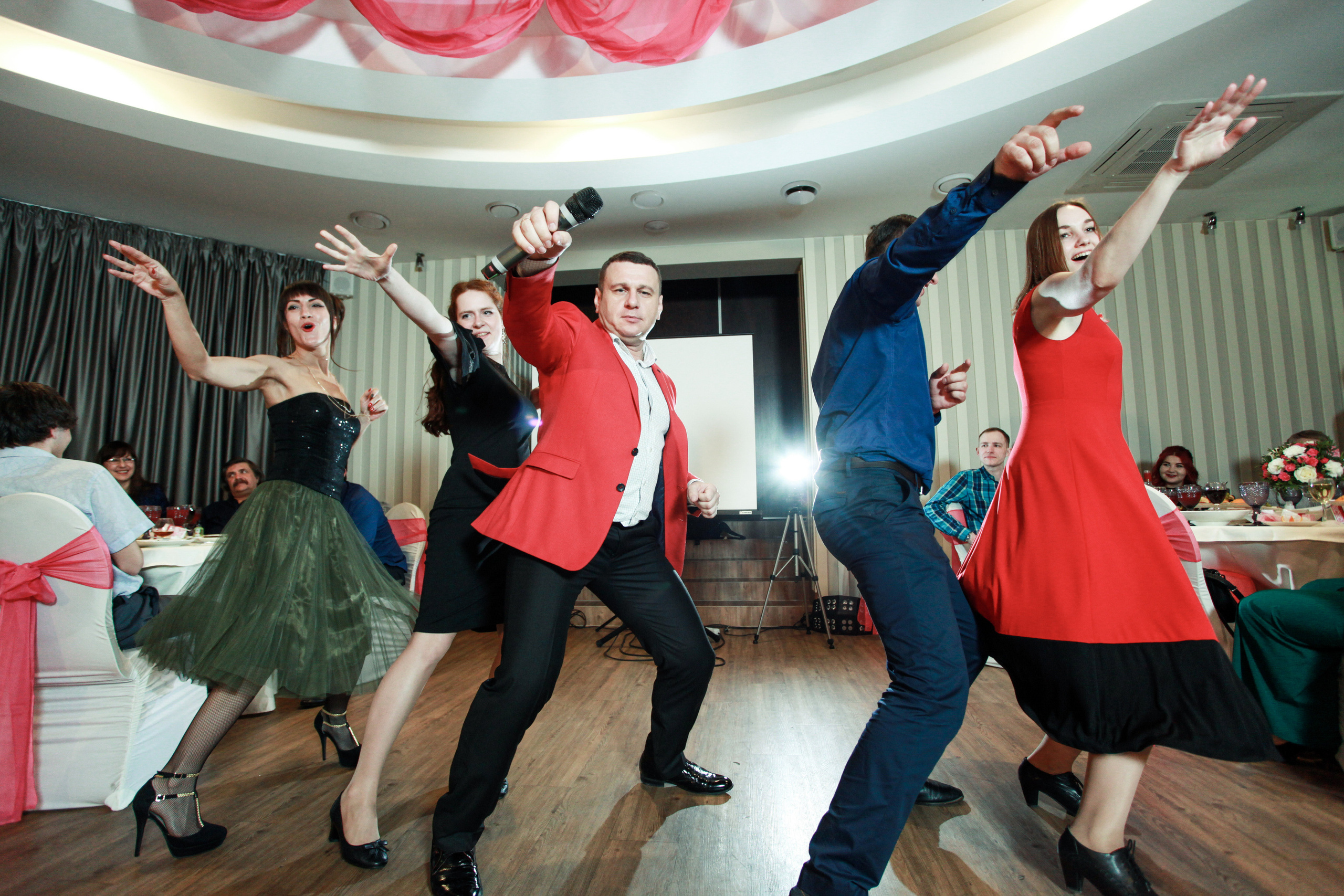 Олег и Полина 28 апреля, свадебная фотосъемка. Семейный и портретный фотограф в Екатеринбурге Анна Лобанова