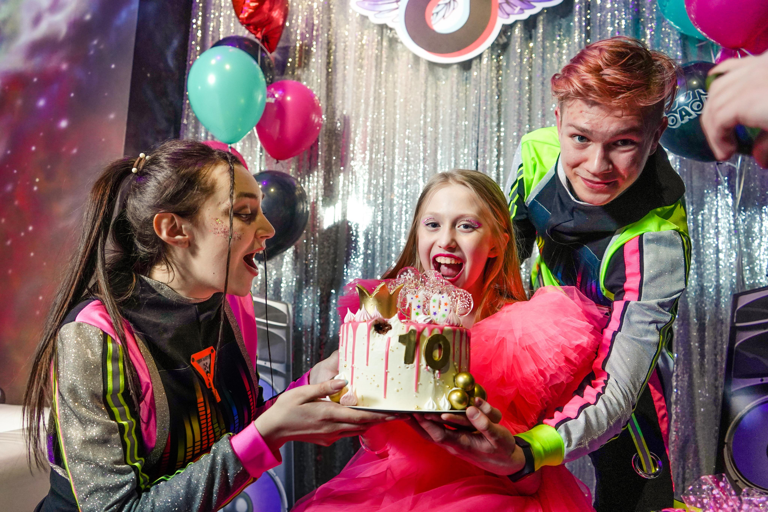 День рождения Киры в Футурамии. Семейный и портретный фотограф в Екатеринбурге Анна Лобанова