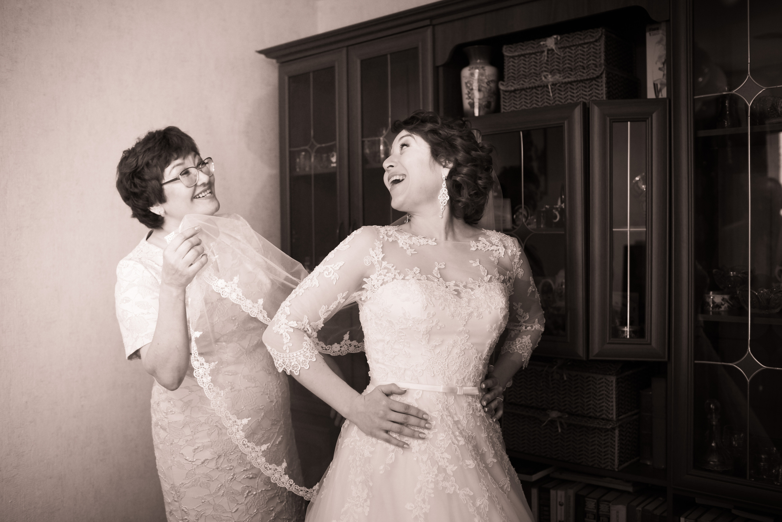 Олег и Полина 28 апреля, свадебная фотосъемка. Семейный и портретный фотограф в Екатеринбурге Анна Лобанова