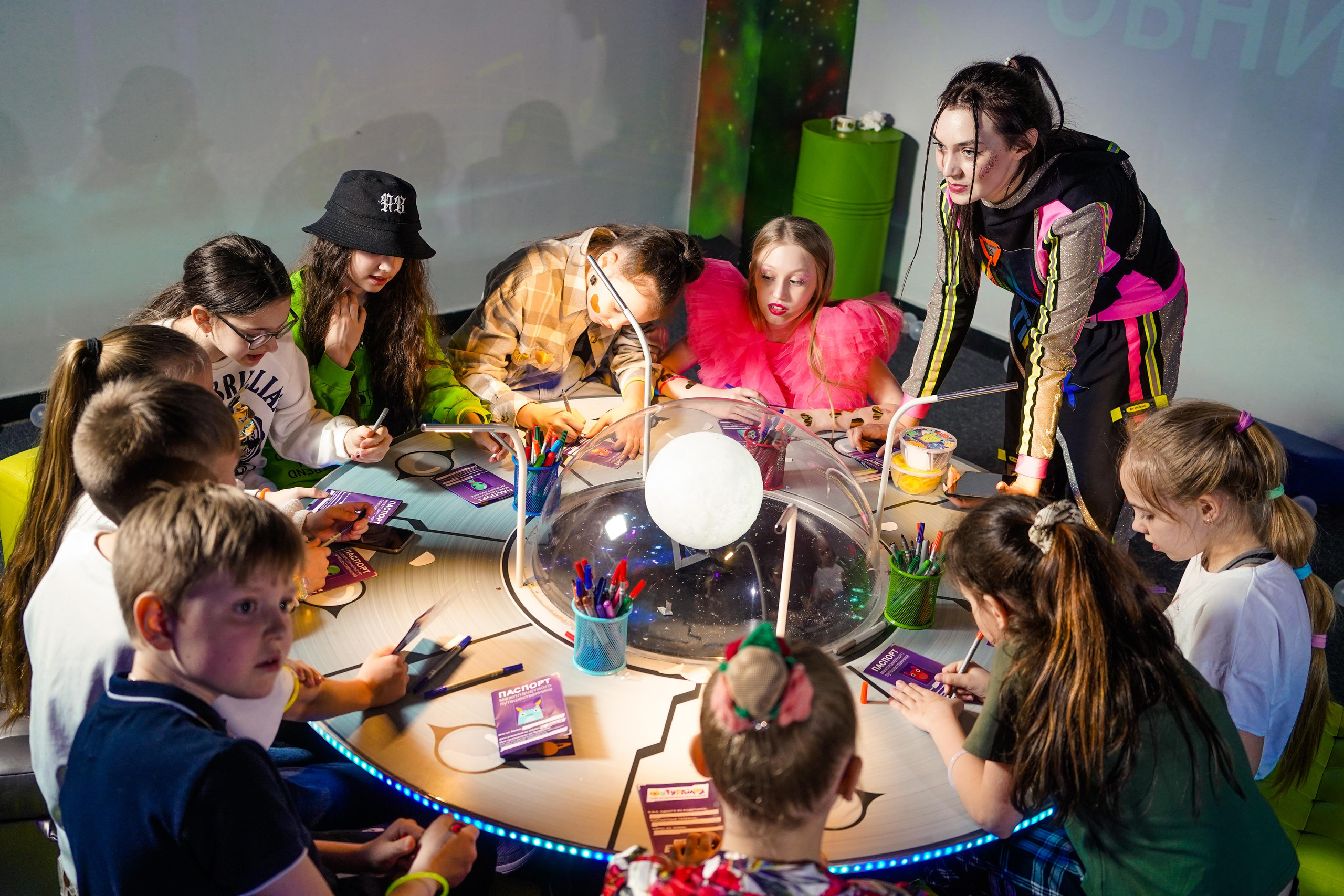 День рождения Киры в Футурамии. Семейный и портретный фотограф в Екатеринбурге Анна Лобанова