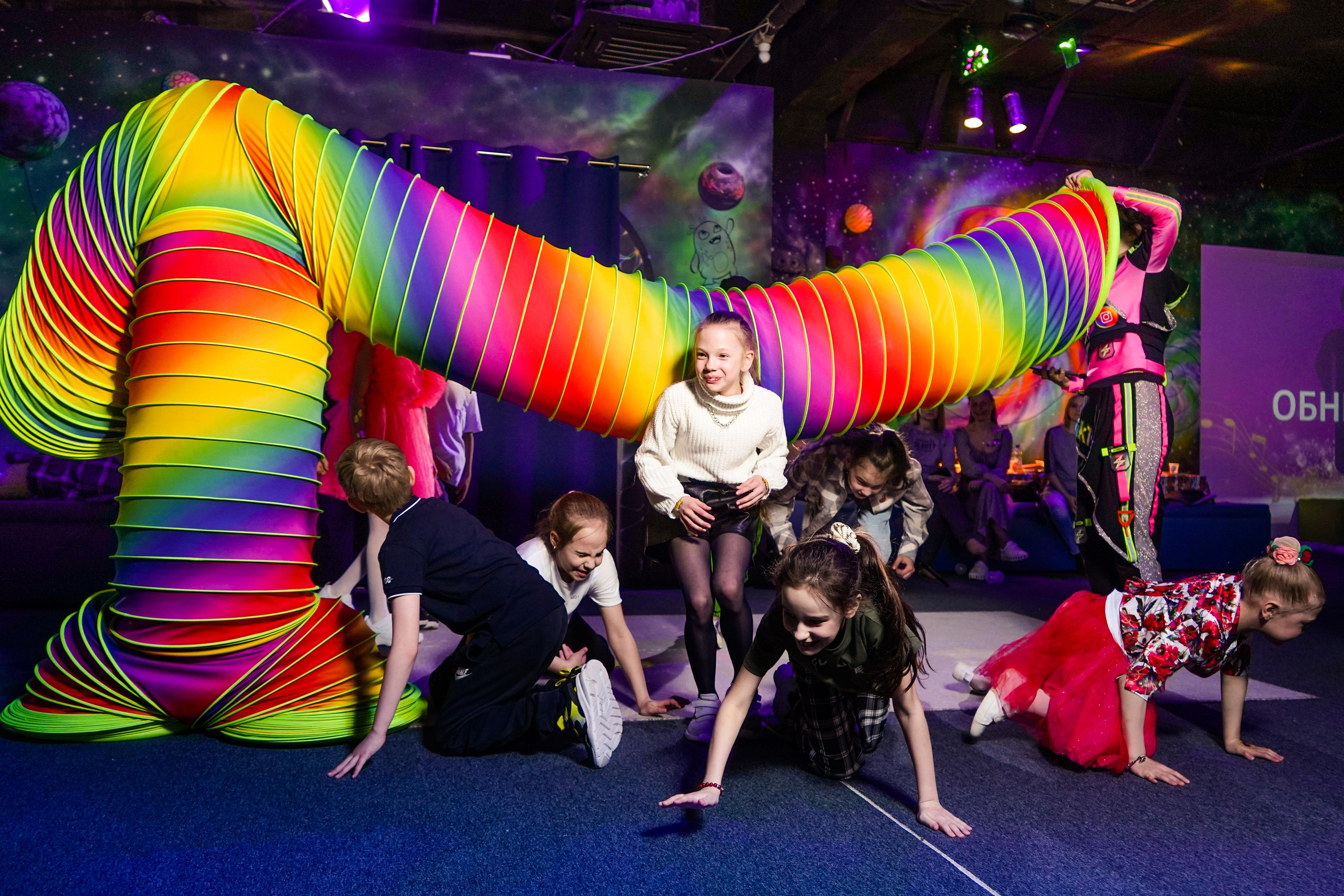 День рождения Киры в Футурамии. Семейный и портретный фотограф в Екатеринбурге Анна Лобанова