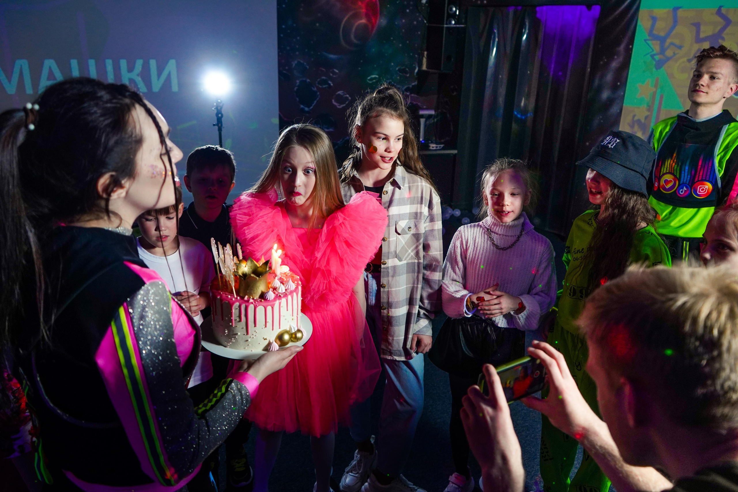 День рождения Киры в Футурамии. Семейный и портретный фотограф в Екатеринбурге Анна Лобанова