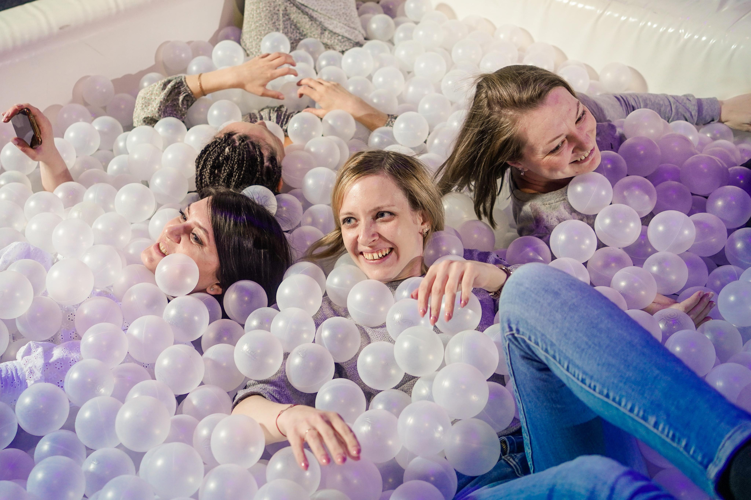 День рождения Киры в Футурамии. Семейный и портретный фотограф в Екатеринбурге Анна Лобанова