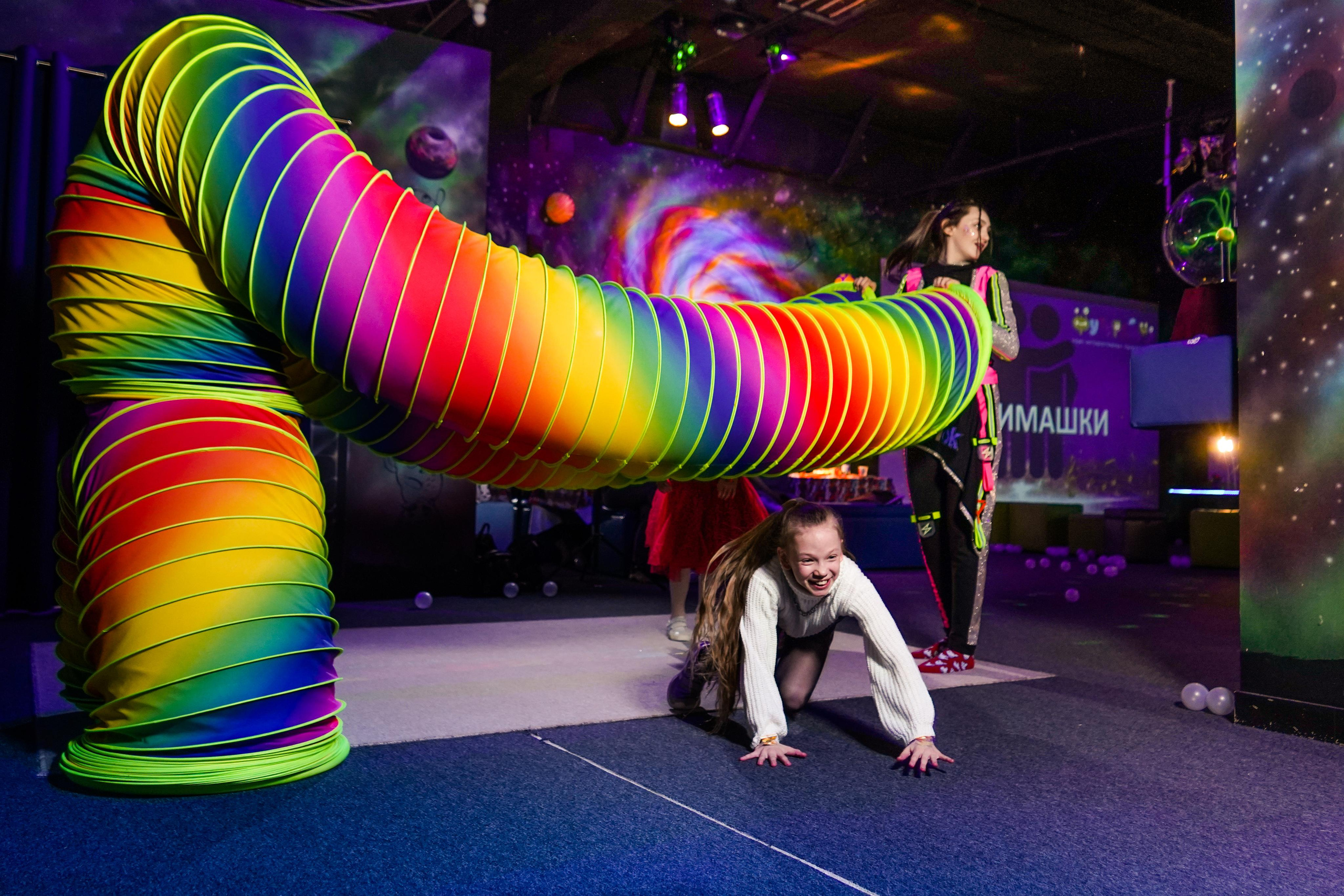 День рождения Киры в Футурамии. Семейный и портретный фотограф в Екатеринбурге Анна Лобанова