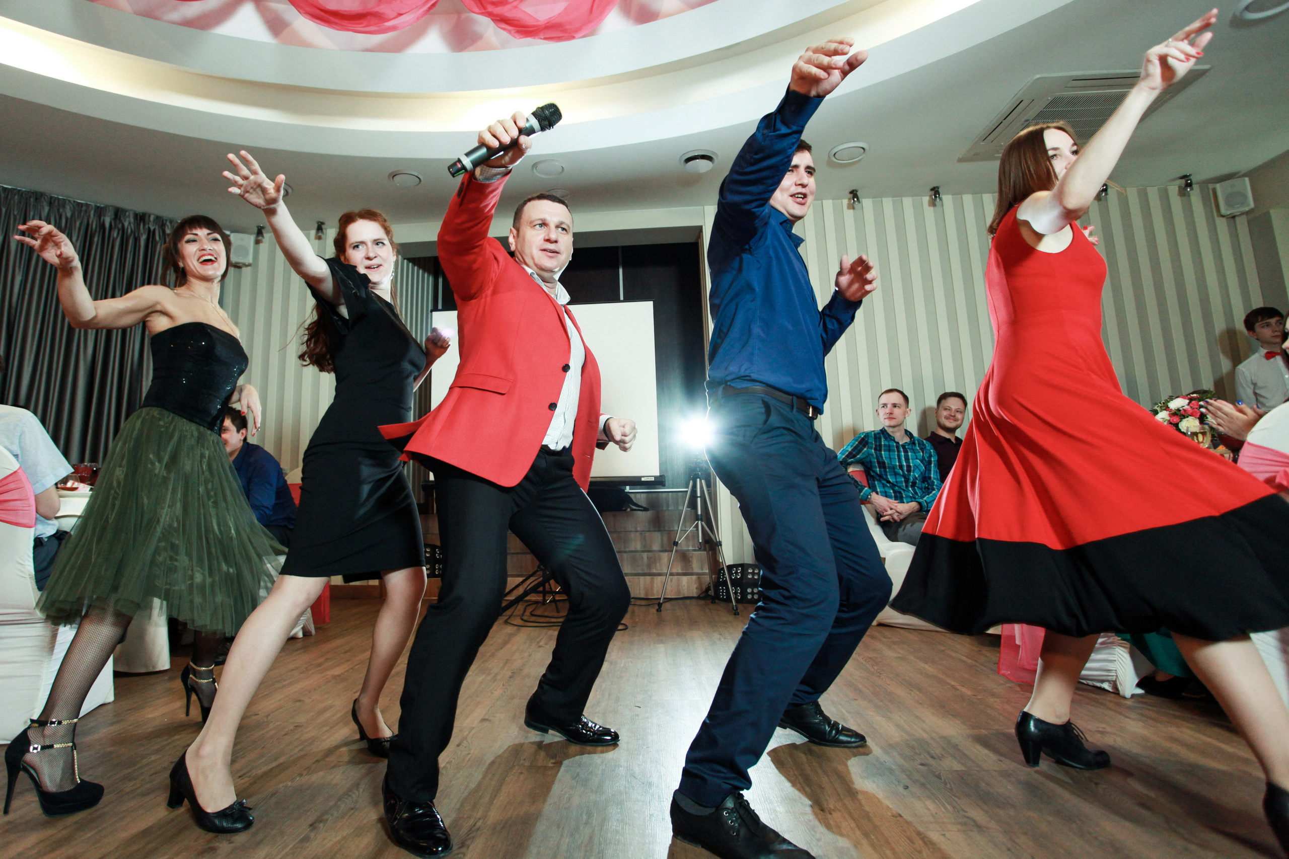 Олег и Полина 28 апреля, свадебная фотосъемка. Семейный и портретный фотограф в Екатеринбурге Анна Лобанова