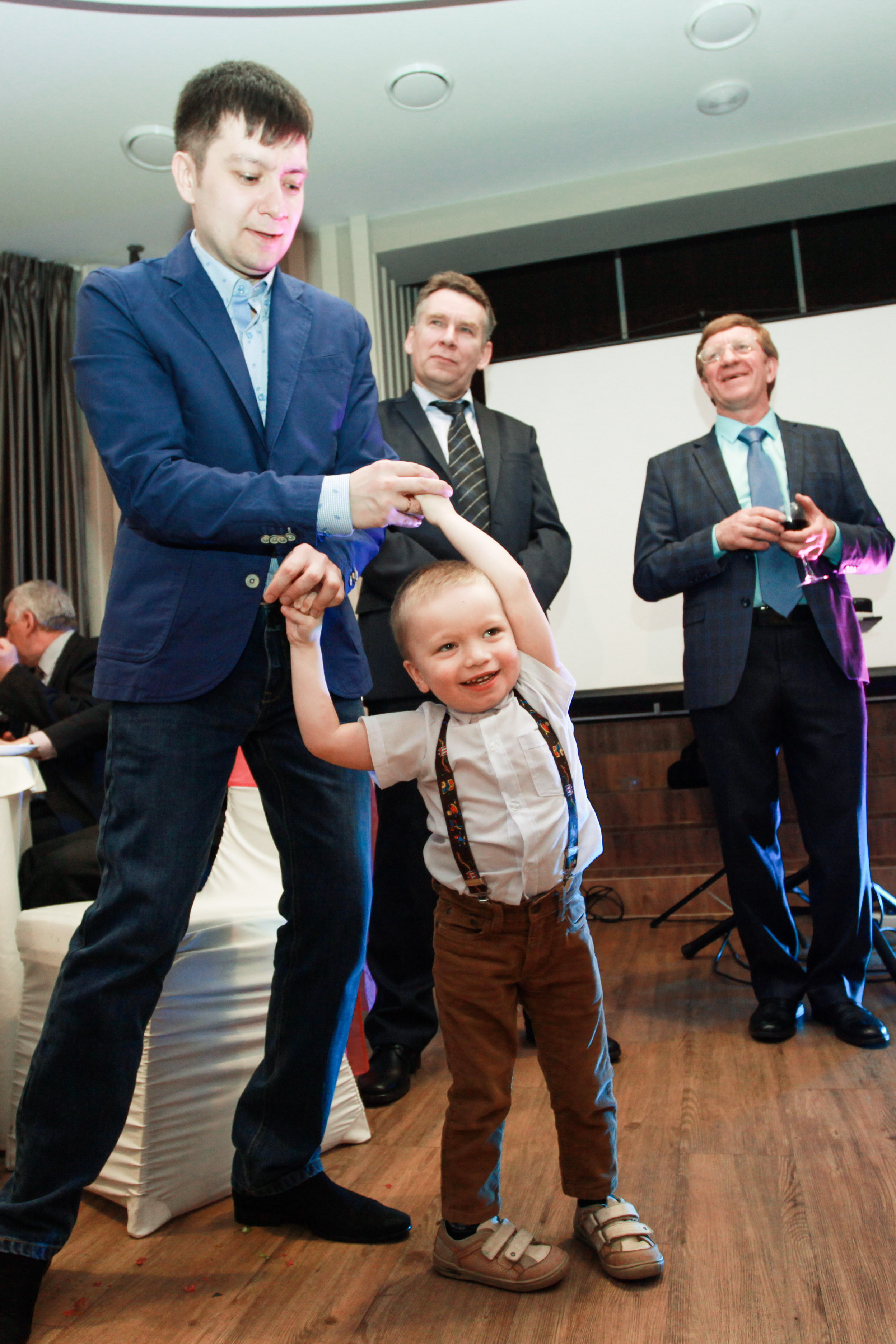 Олег и Полина 28 апреля, свадебная фотосъемка. Семейный и портретный фотограф в Екатеринбурге Анна Лобанова