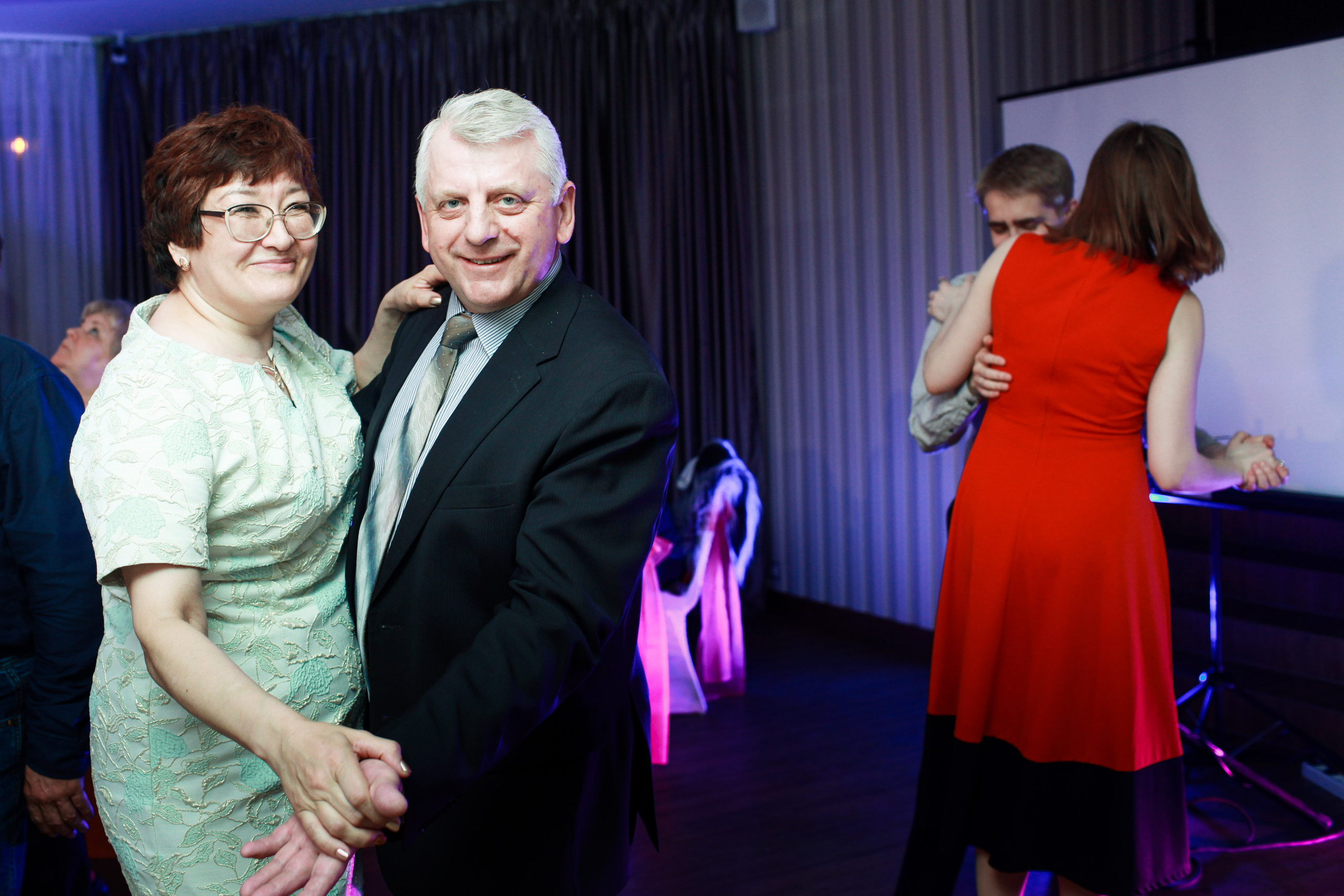 Олег и Полина 28 апреля, свадебная фотосъемка. Семейный и портретный фотограф в Екатеринбурге Анна Лобанова