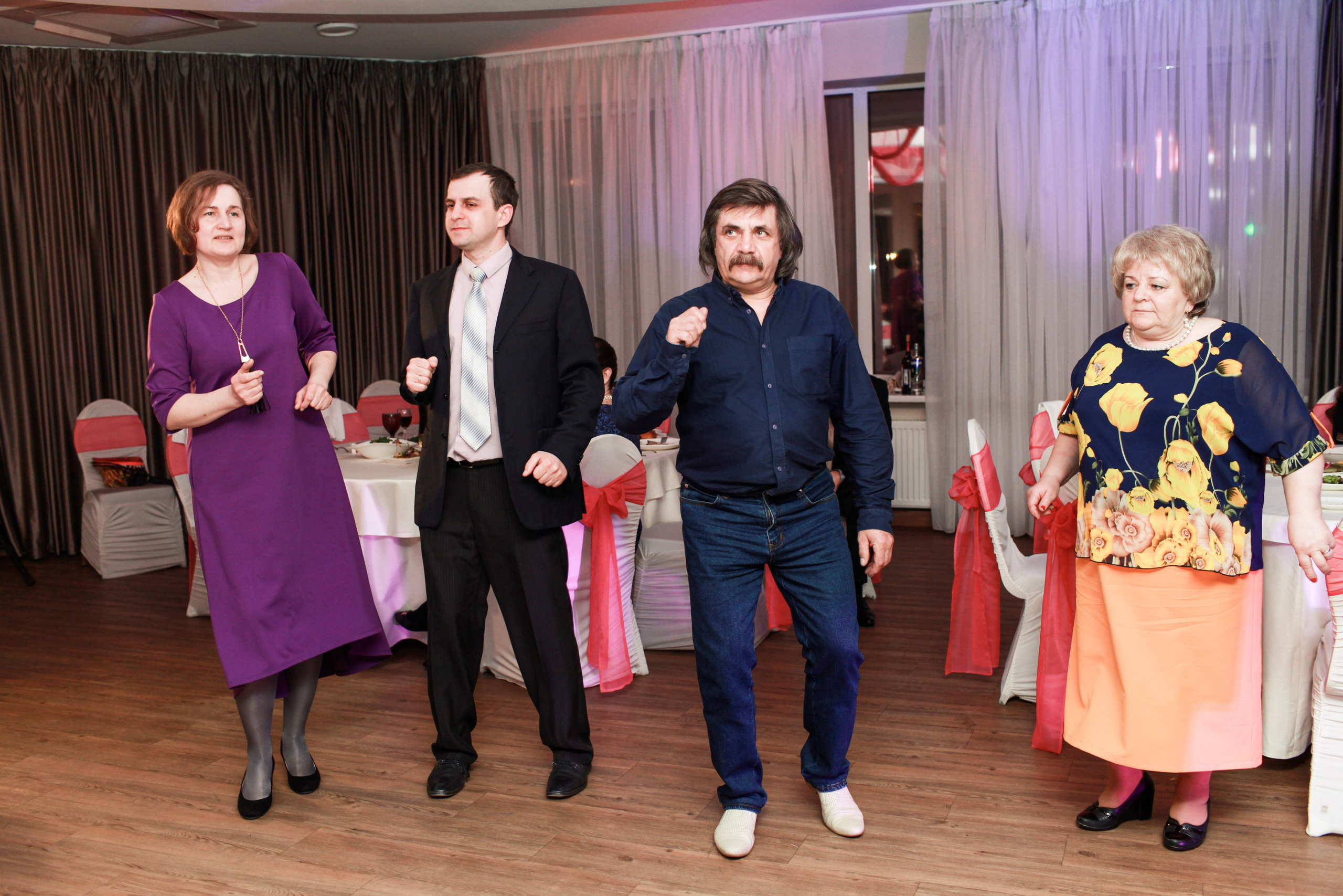 Олег и Полина 28 апреля, свадебная фотосъемка. Семейный и портретный фотограф в Екатеринбурге Анна Лобанова